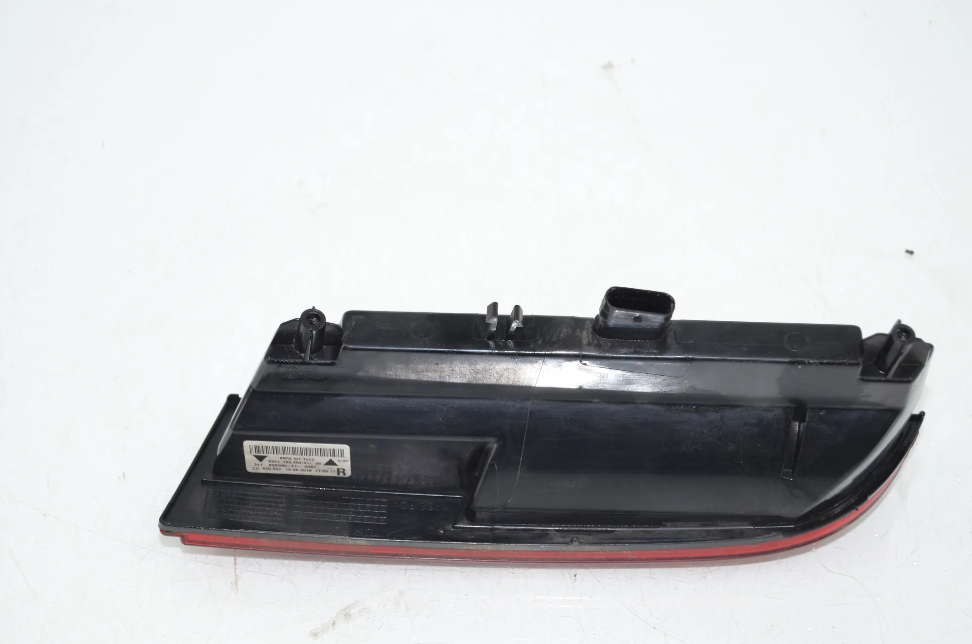 Rear Right Bumper Reflector – OEM 7304044 · BMW i3 (I01) s Range Extender 2019 – 4