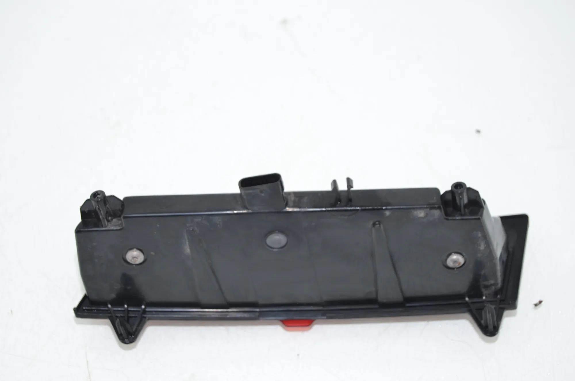Rear Right Bumper Reflector – OEM 7304044 · BMW i3 (I01) s Range Extender 2019 – 3