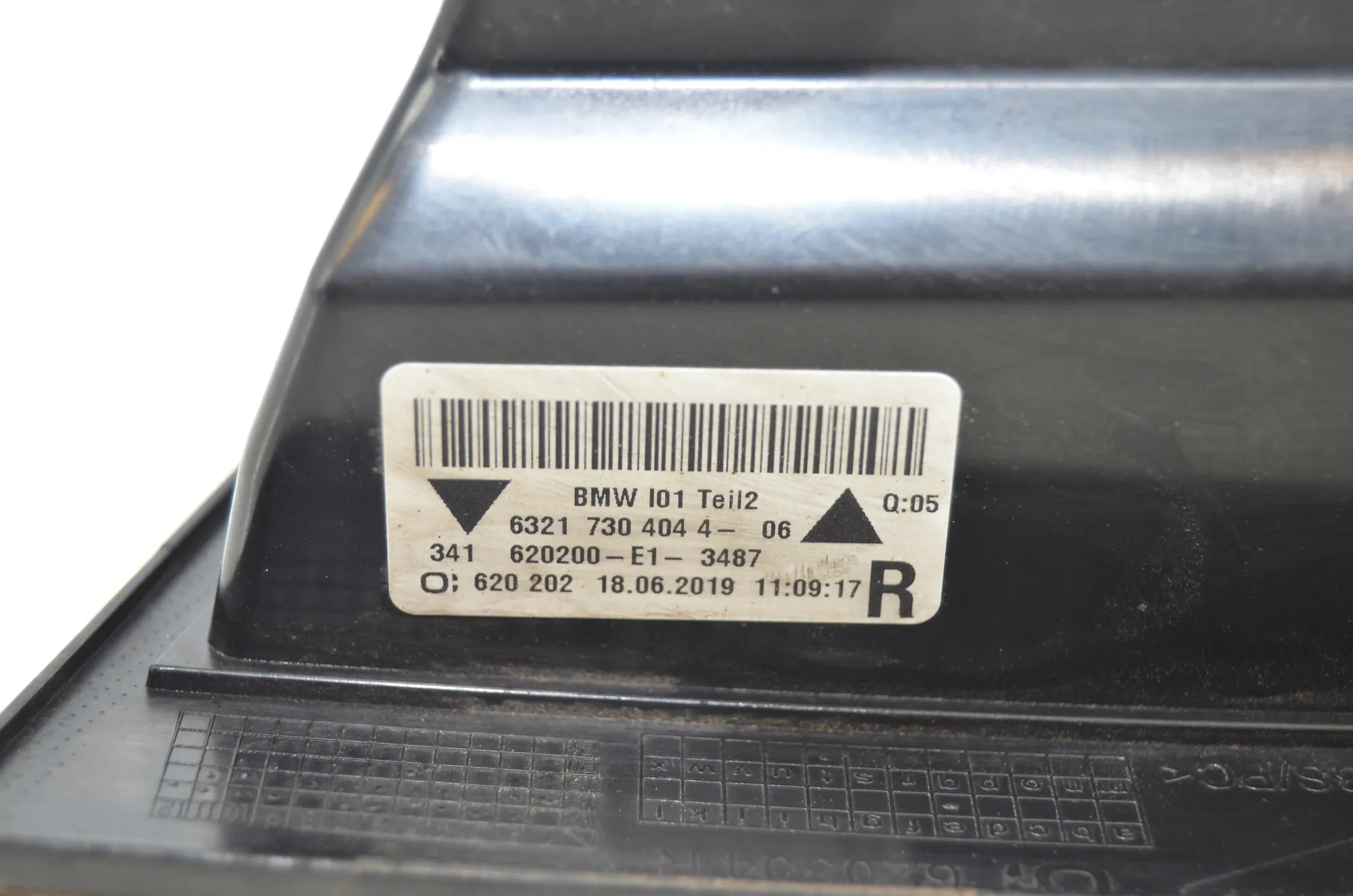 Rear Right Bumper Reflector – OEM 7304044 · BMW i3 (I01) s Range Extender 2019 – 5