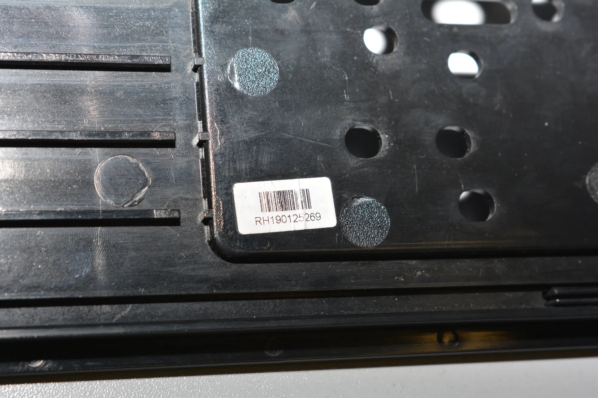 License plate holder – OEM 190125269 · BMW i3 (I01) Hybrid 2018 – 5