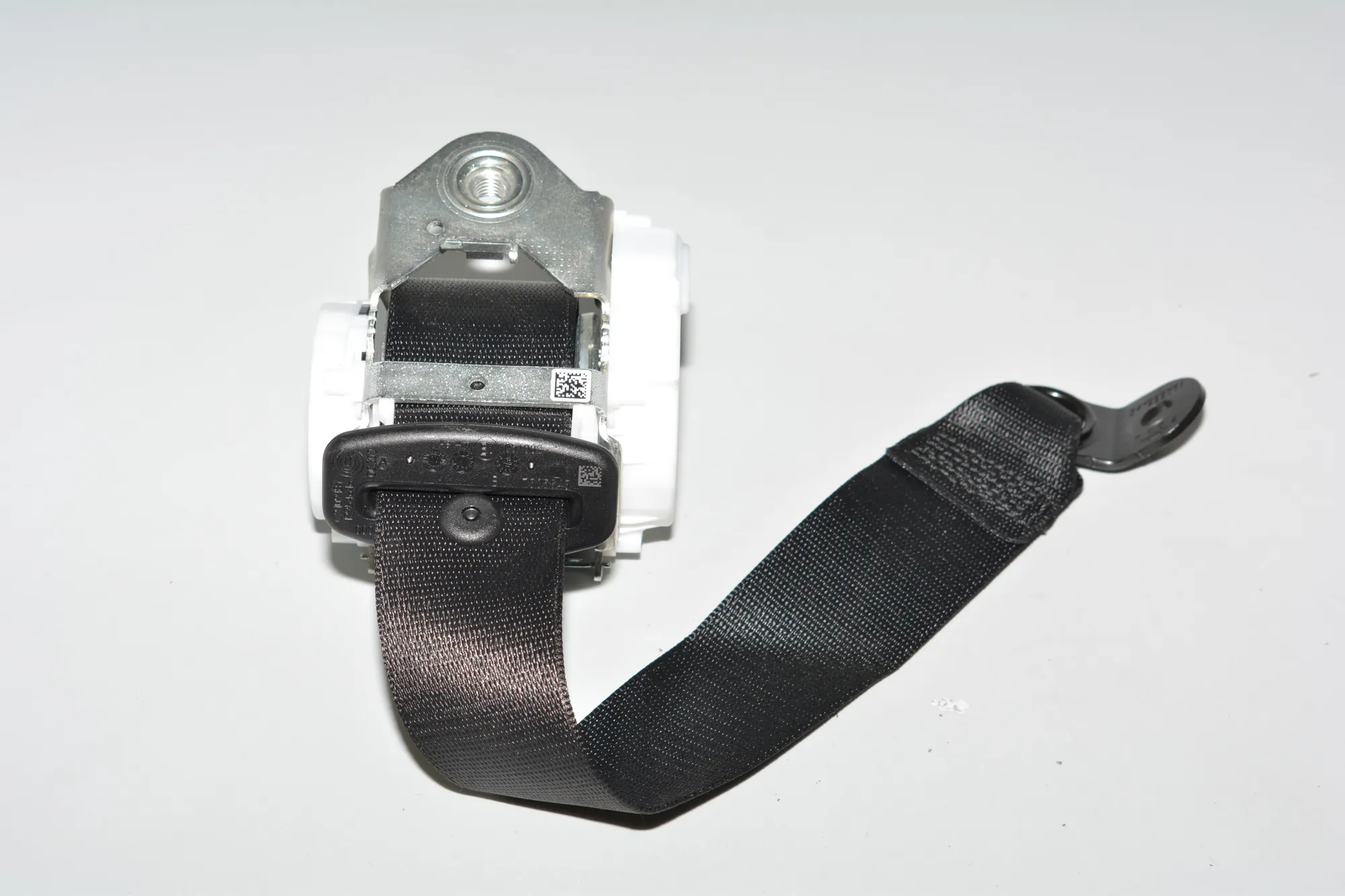 Rear Left Seatbelt – OEM 7305643 · BMW i3 (I01) Hybrid 2018 – 4