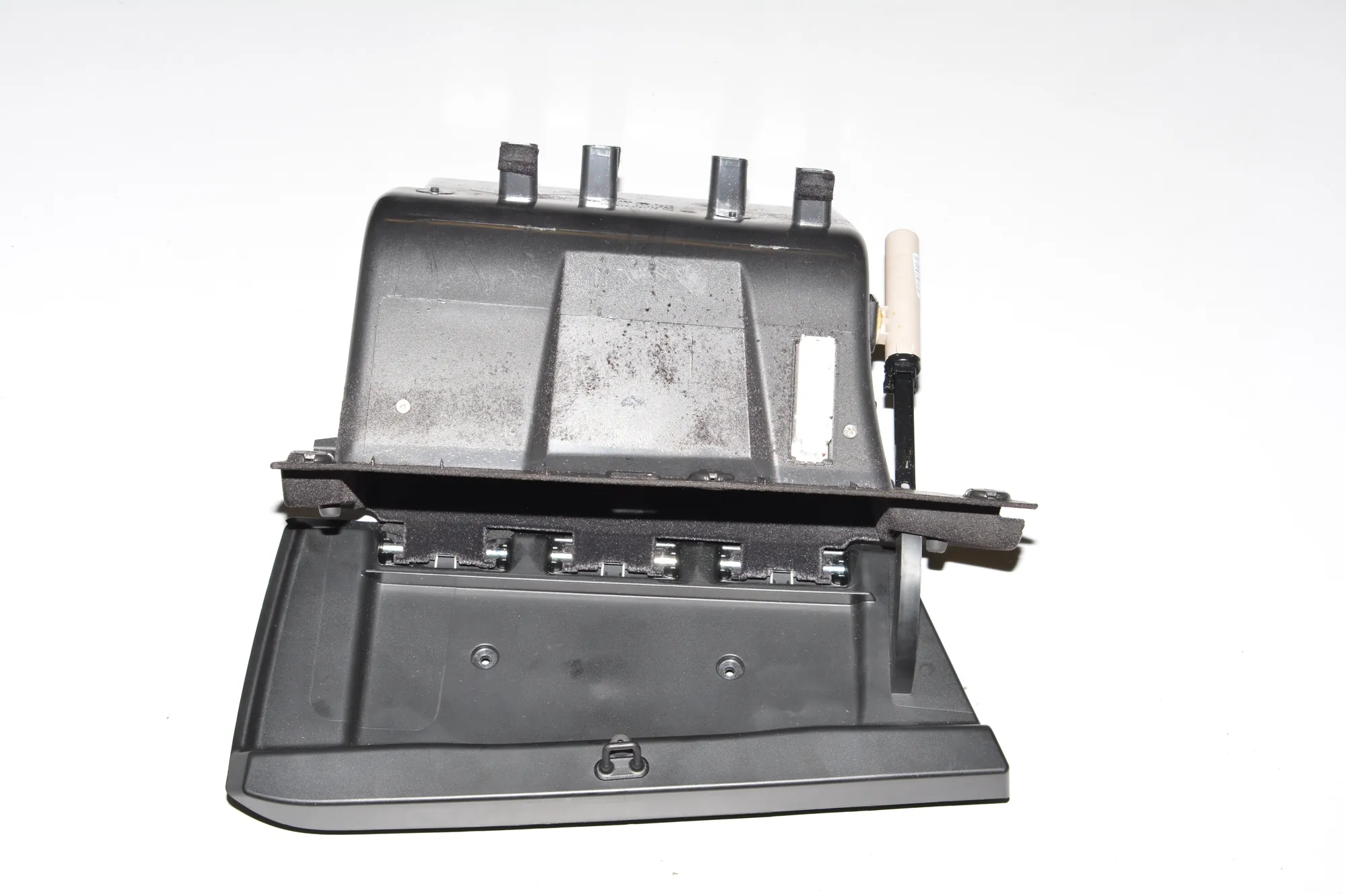 Glove Compartment – OEM 9283020 · BMW i3 (I01) Hybrid 2018