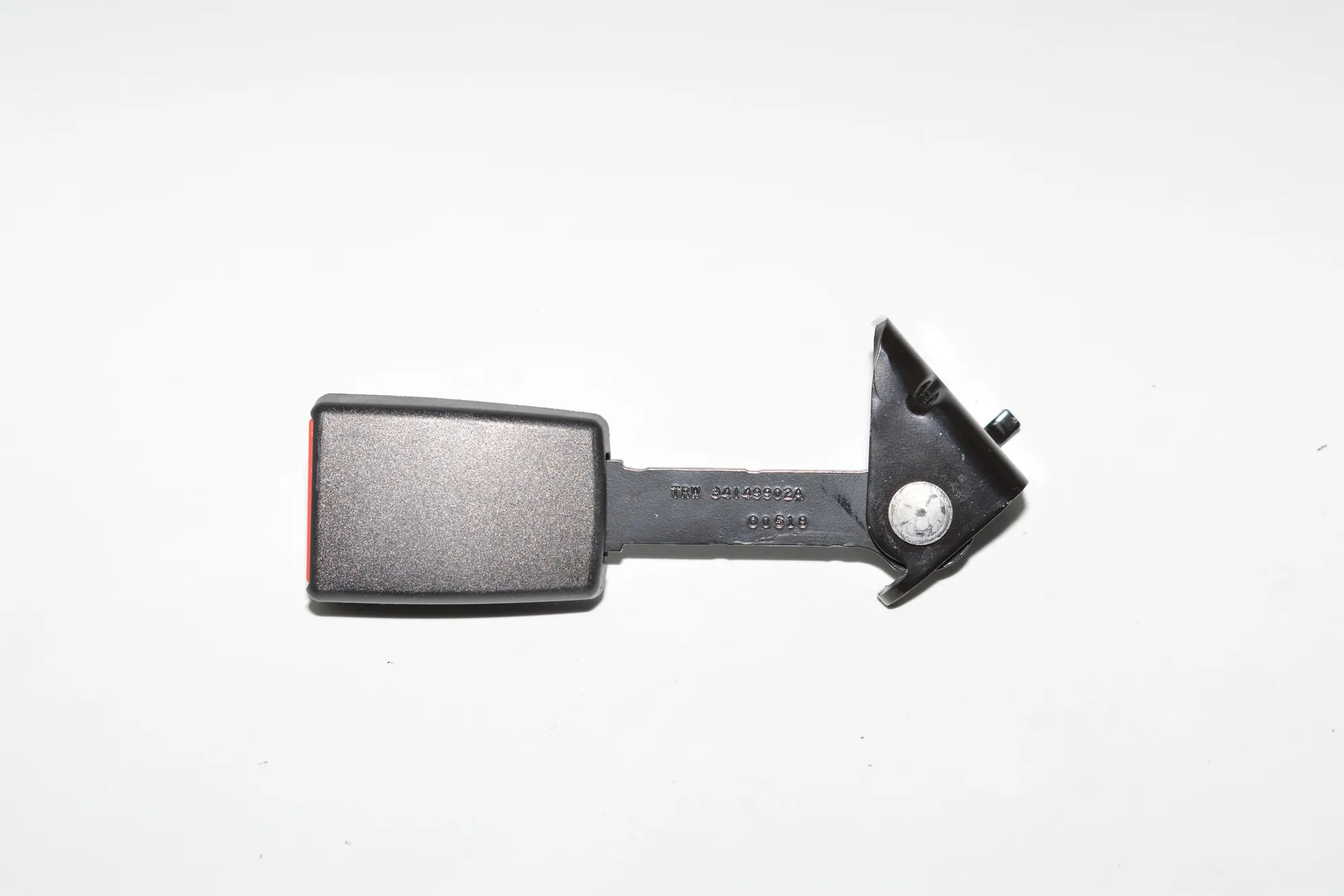 Rear Left Seat Buckle – OEM 7347725 · BMW i3 (I01) Hybrid 2018 – 3