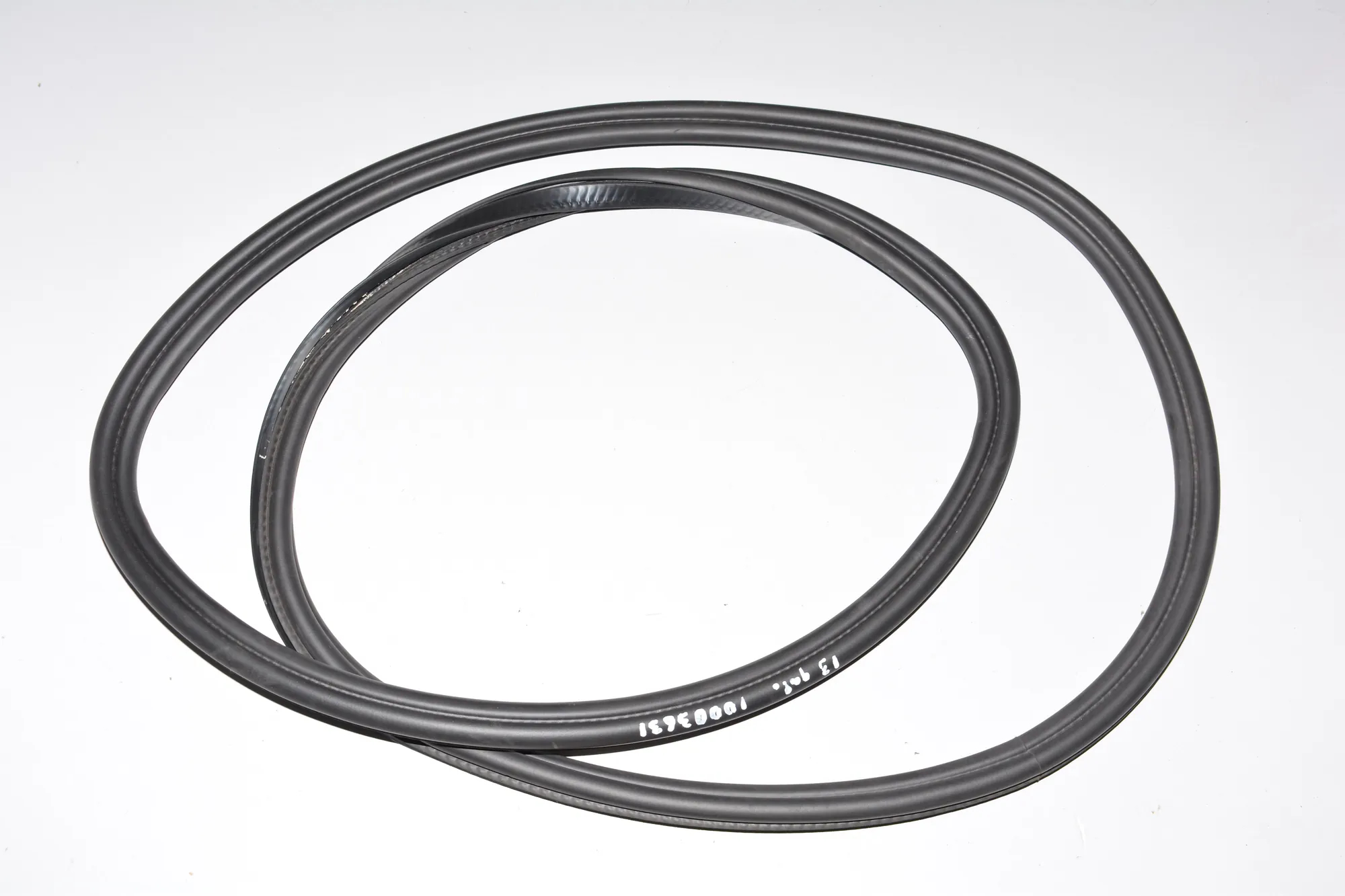 Rear Right Door Seal Rubber – OEM 7296906 · BMW i3 (I01) Hybrid 2018 – 3