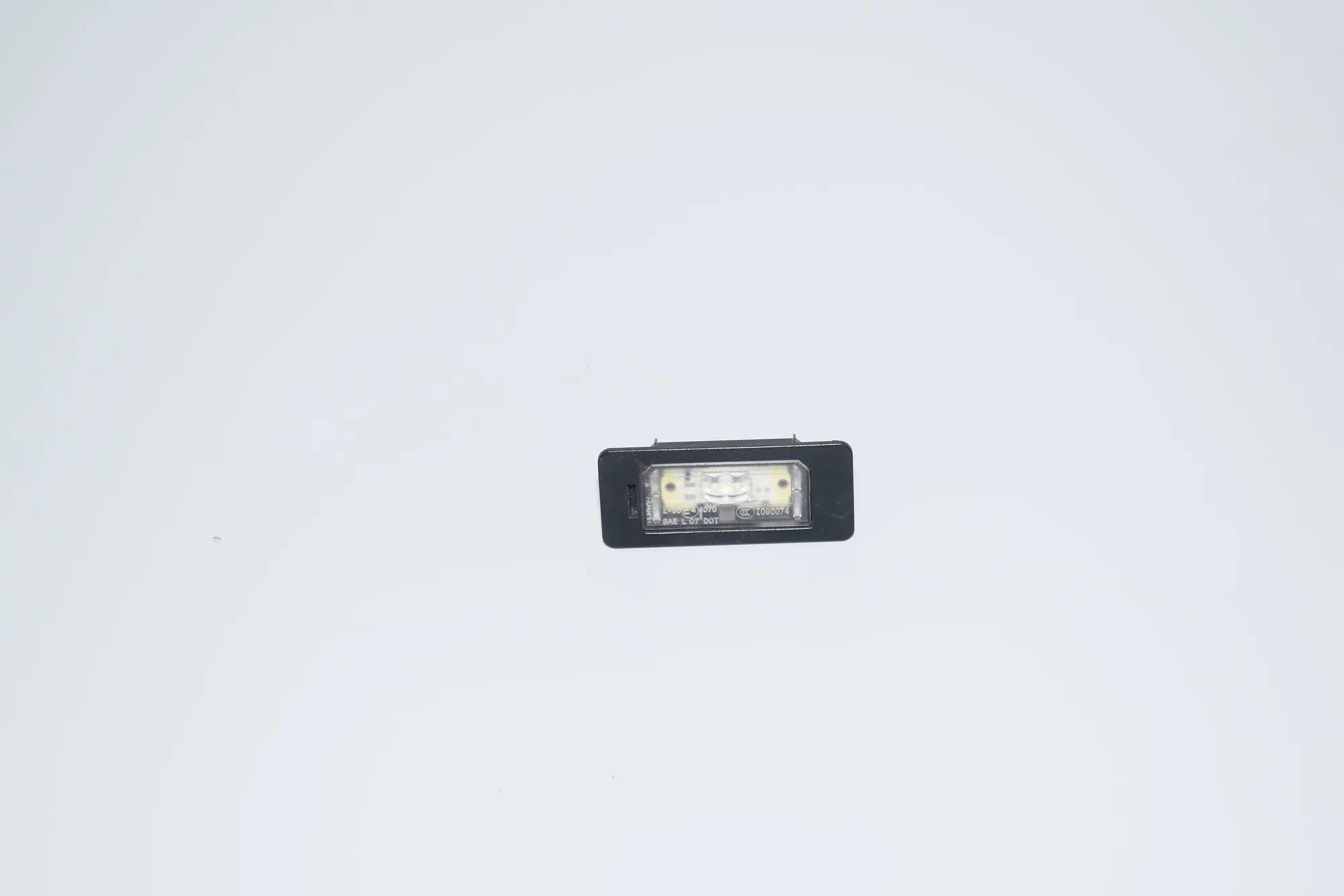 License Plate Lights – OEM 7193293 · BMW 3 (E90) 330 d 2011