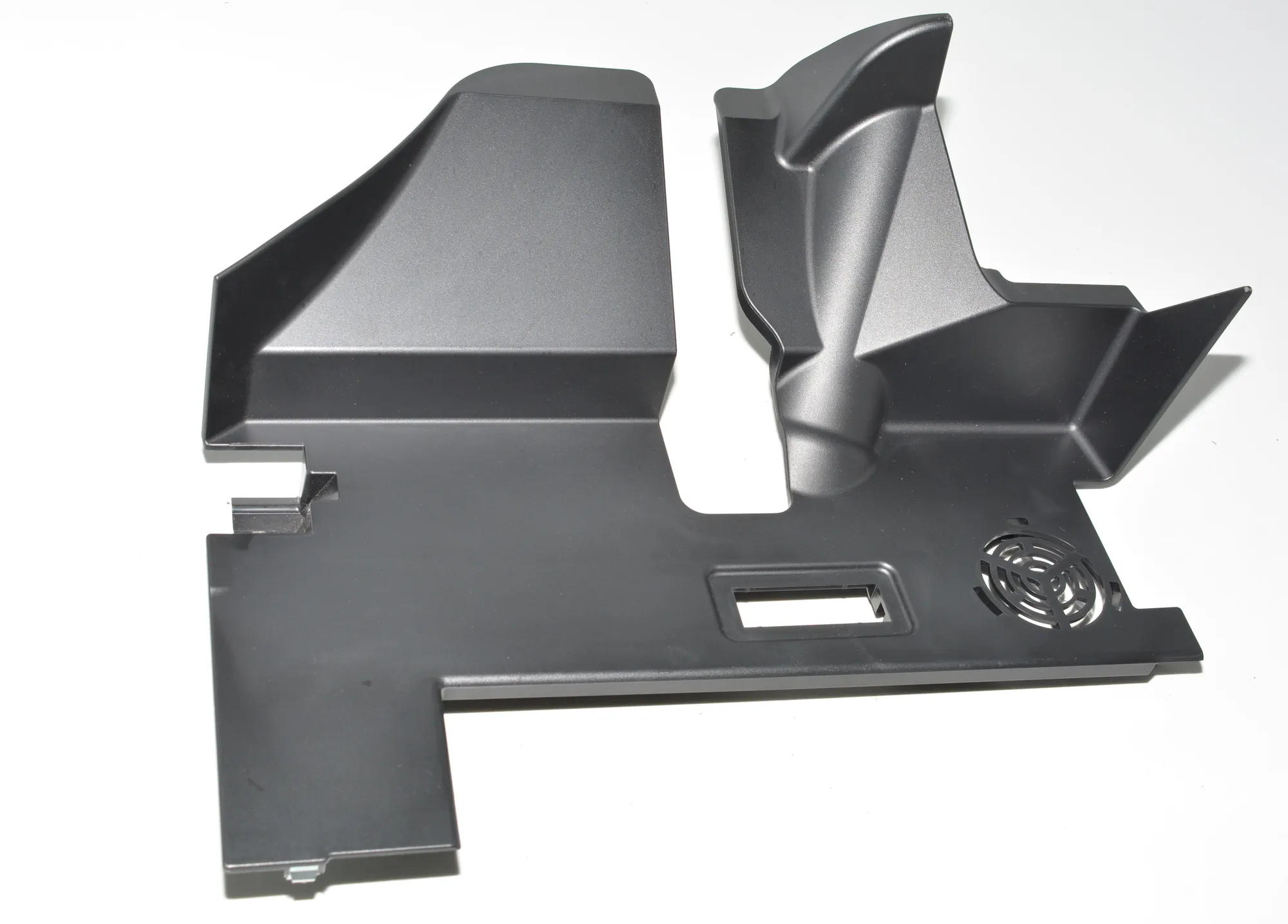 Dashboard Lower Trim – OEM 9283031 · BMW i3 (I01) Hybrid 2018