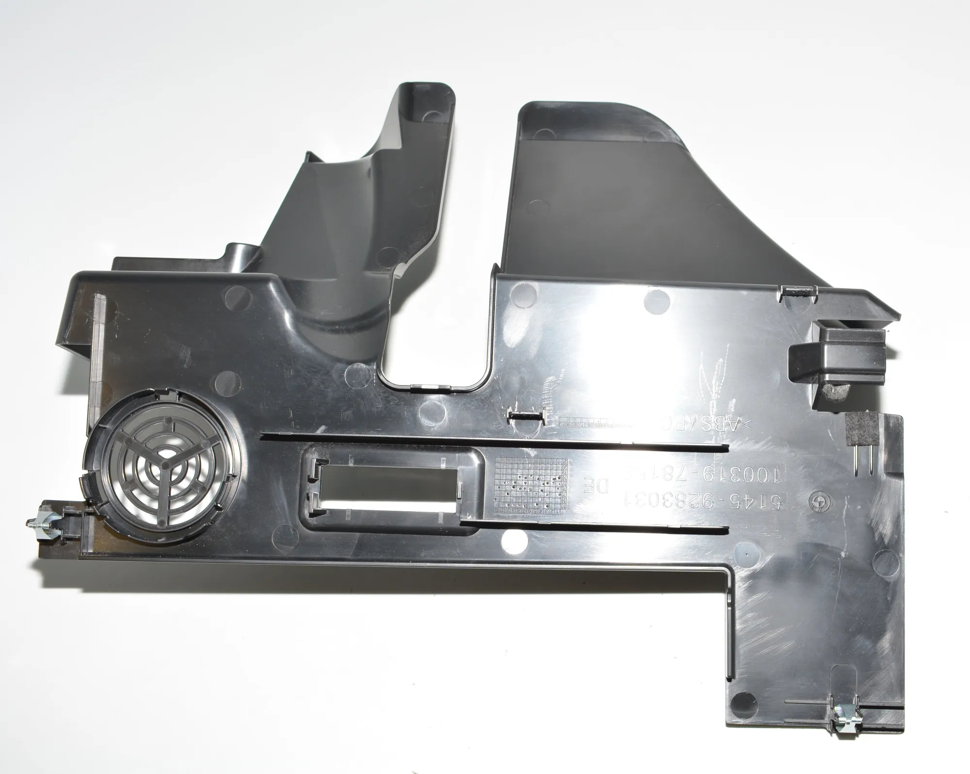 Dashboard Lower Trim – OEM 9283031 · BMW i3 (I01) Hybrid 2018 – 4