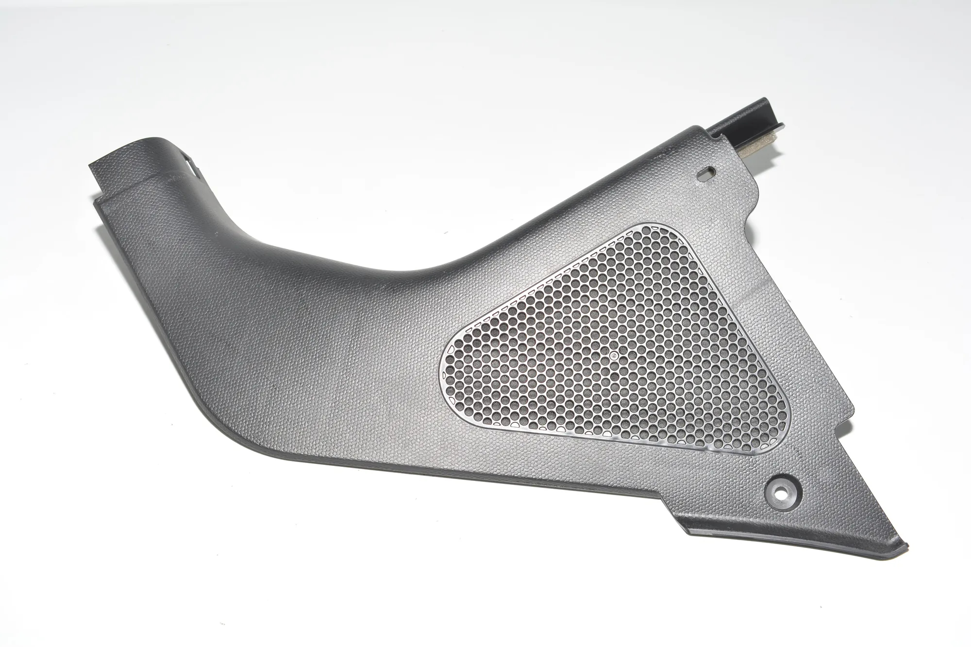 Front Left Interior Step Trim – OEM 7272419 · BMW i3 (I01) Hybrid 2018