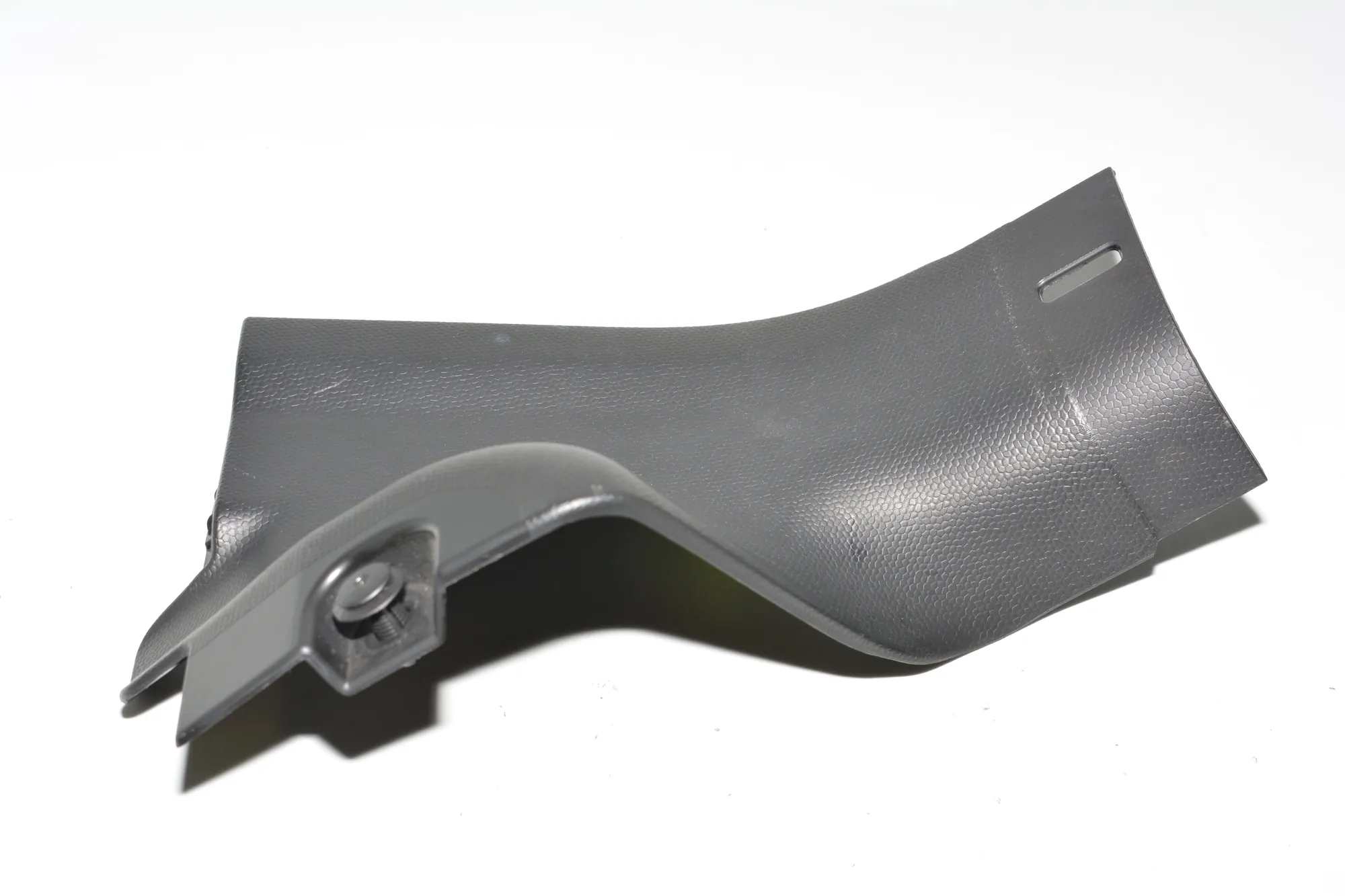Rear Left Interior Step Trim – OEM 7272381 · BMW i3 (I01) Hybrid 2018 – 2