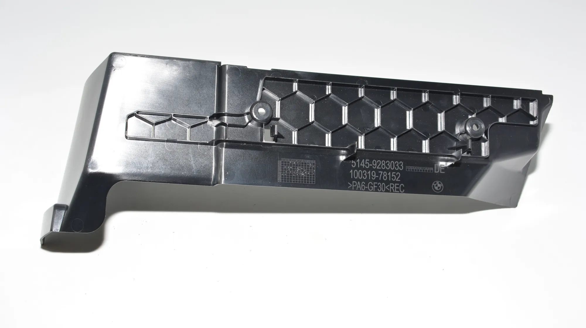 Dashboard Lower Trim – OEM 9283033 · BMW i3 (I01) Hybrid 2018 – 4