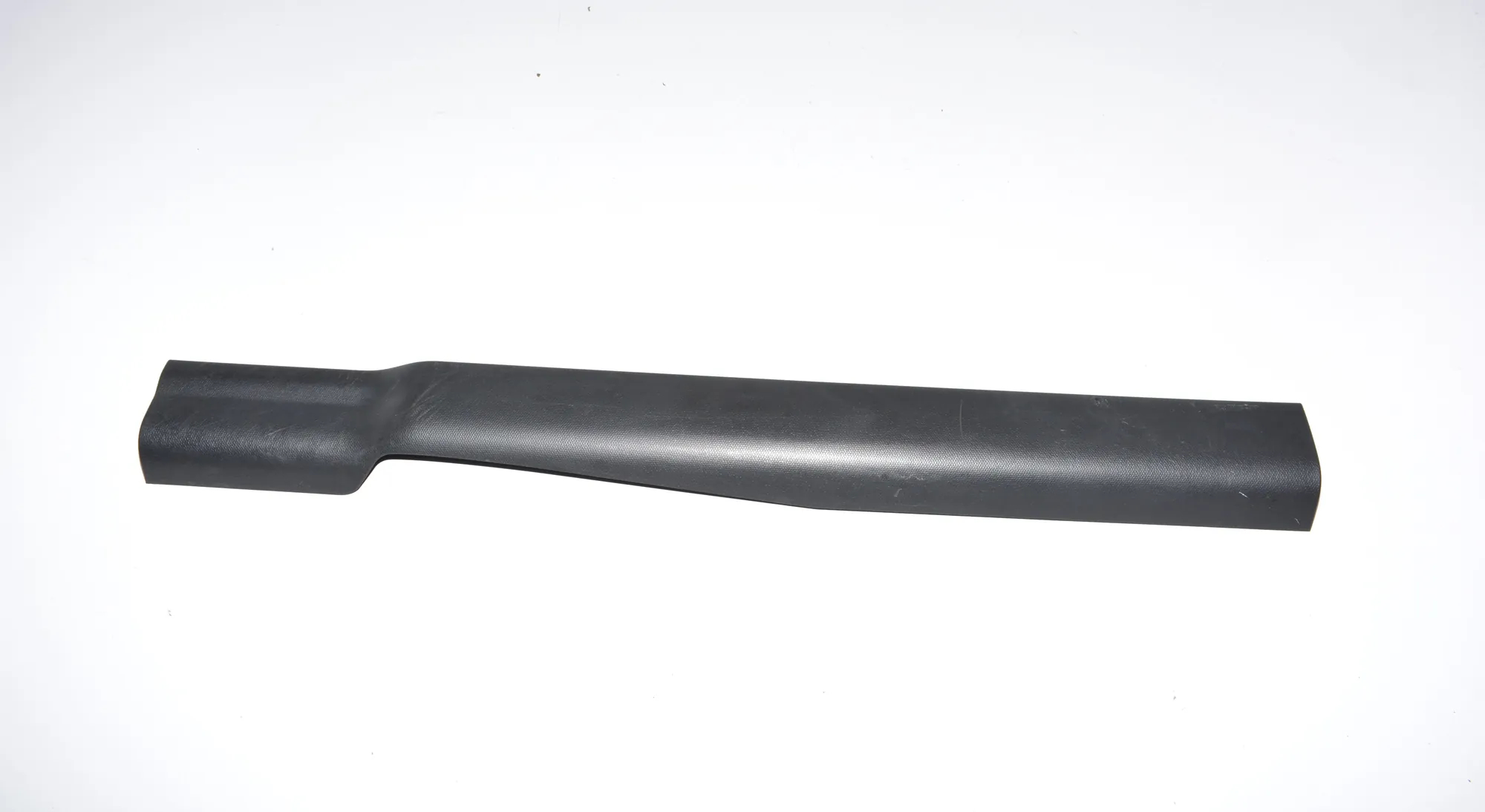 Front Right Interior Step Trim – OEM 7272380 · BMW i3 (I01) Hybrid 2018