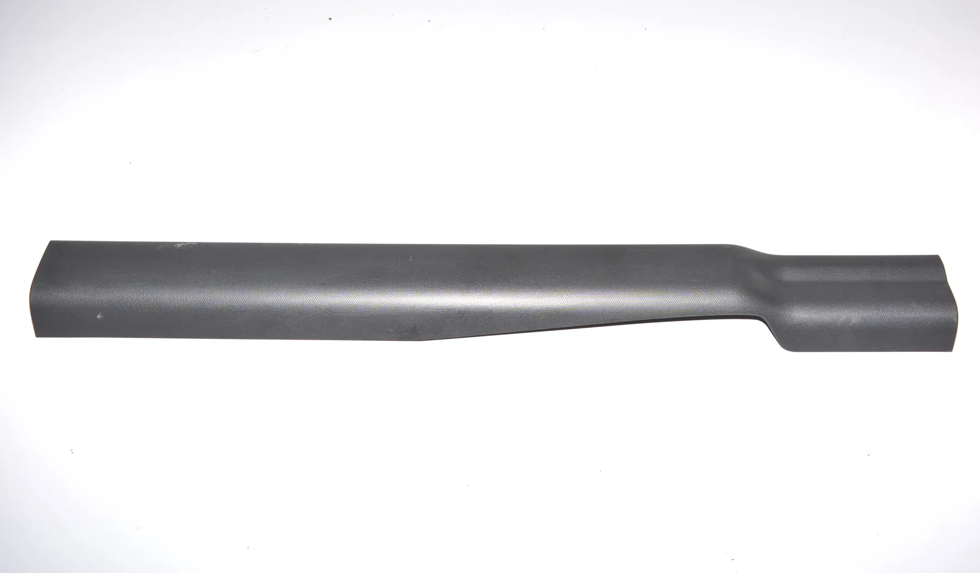 Front Left Interior Step Trim – OEM 7272379 · BMW i3 (I01) Hybrid 2018 – 4
