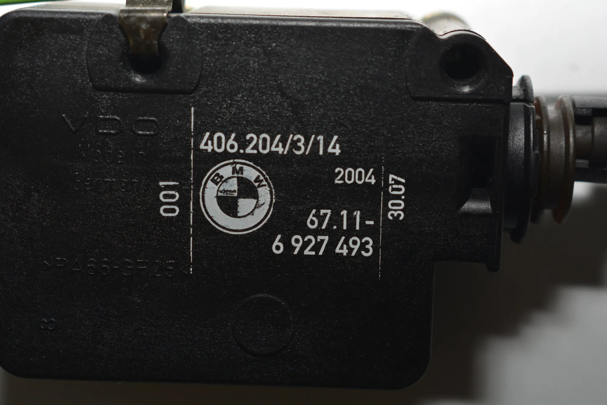 Fuel Tank Cover Lock – OEM 6927493 · BMW X3 (E83) 3.0 d 2004 – 5