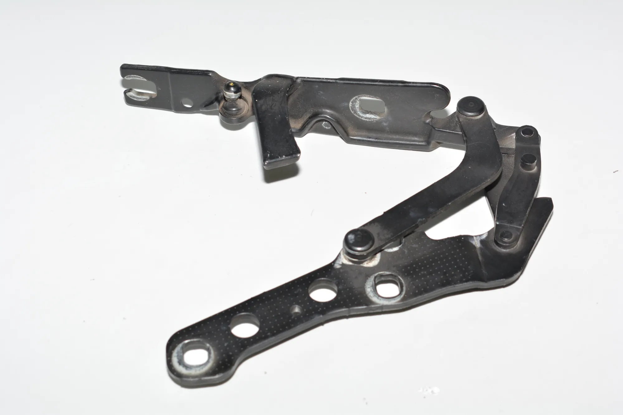 Front Right Bonnet Hinge – OEM 3411448 · BMW X3 (E83) 3.0 d 2004 – 3