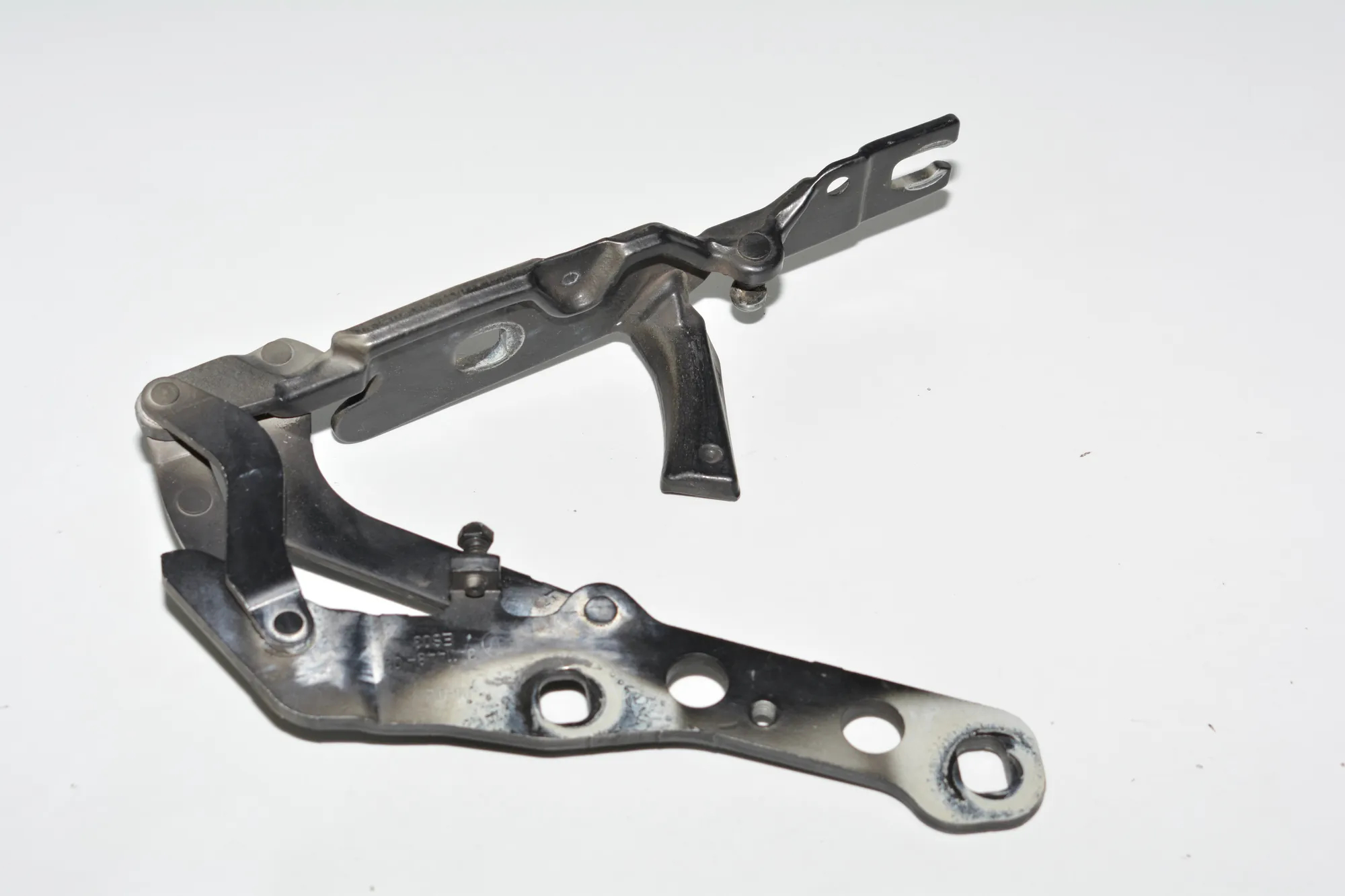 Front Right Bonnet Hinge – OEM 3411448 · BMW X3 (E83) 3.0 d 2004 – 2