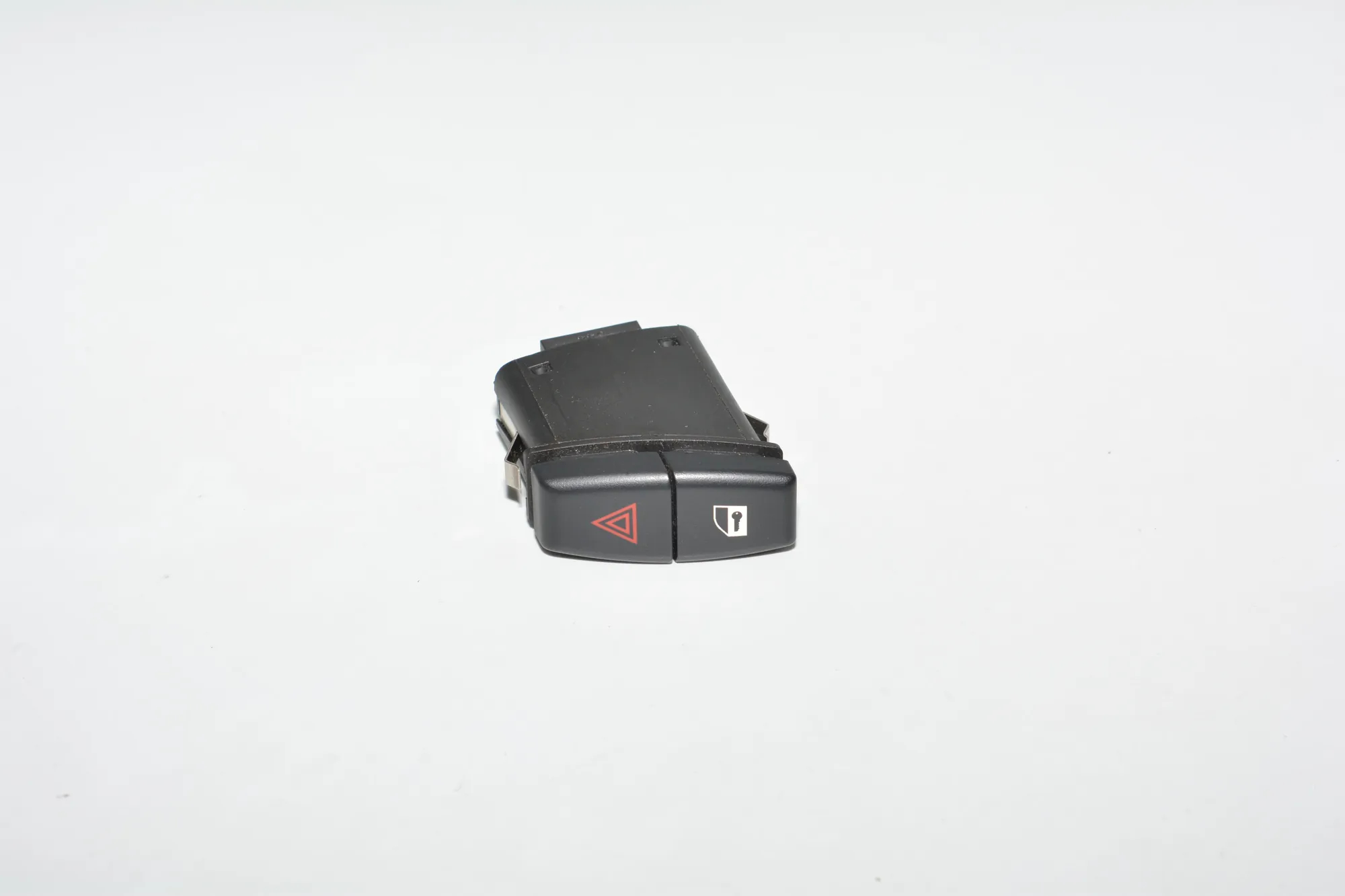 Hazard Button – OEM 6919506 · BMW X3 (E83) 3.0 d 2004