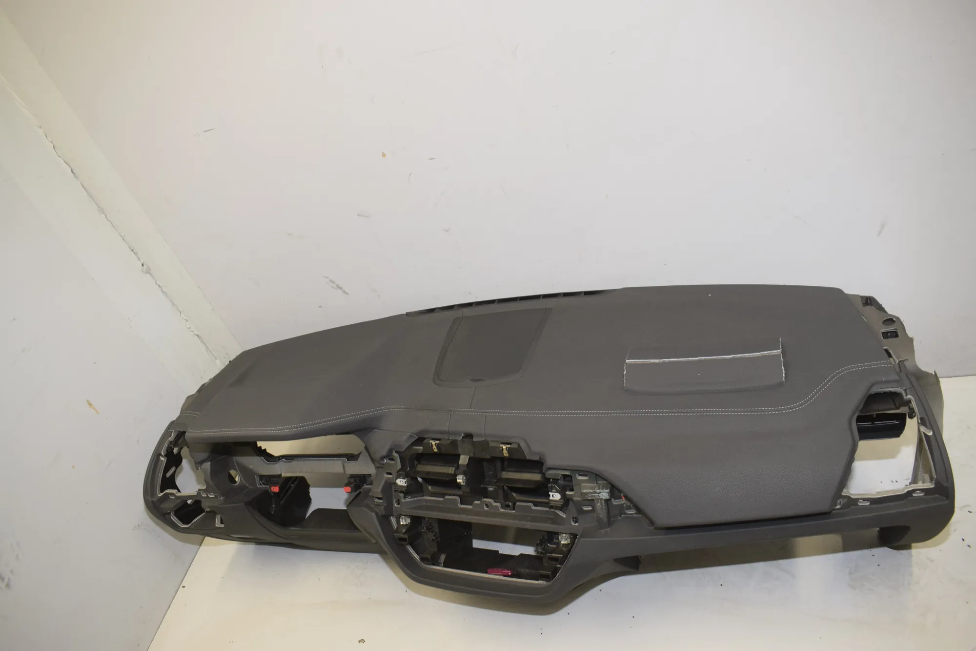 Dashboard – OEM 20138831 · BMW iX3 (G08) BMW iX3 (G08) Electric (286 HP) 2020 – 3