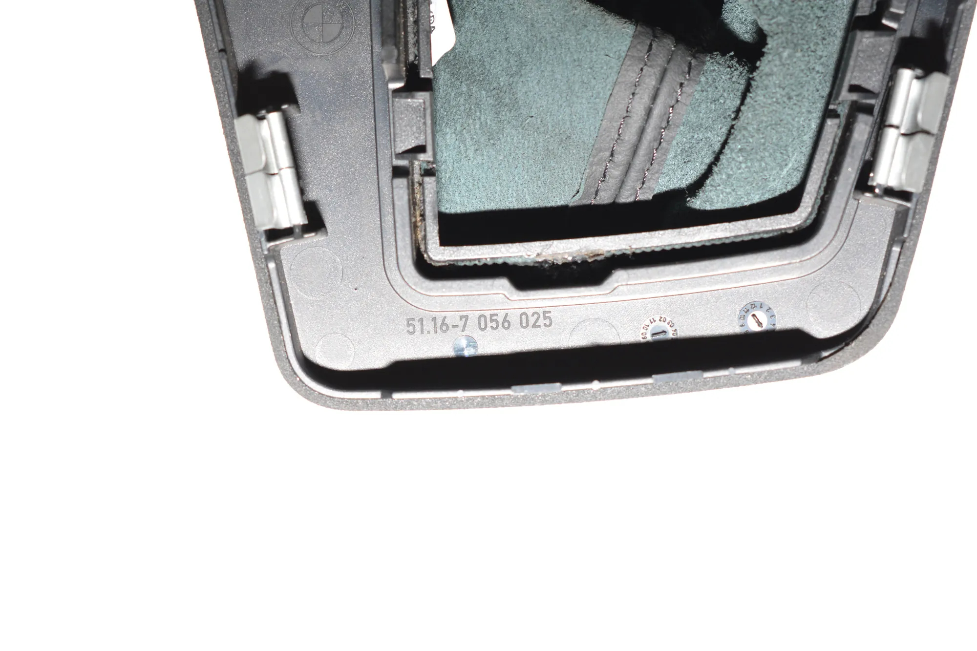 Gear Shifting Level Plastic Trim – OEM 7056025 · BMW X3 (E83) 3.0 d 2004 – 4
