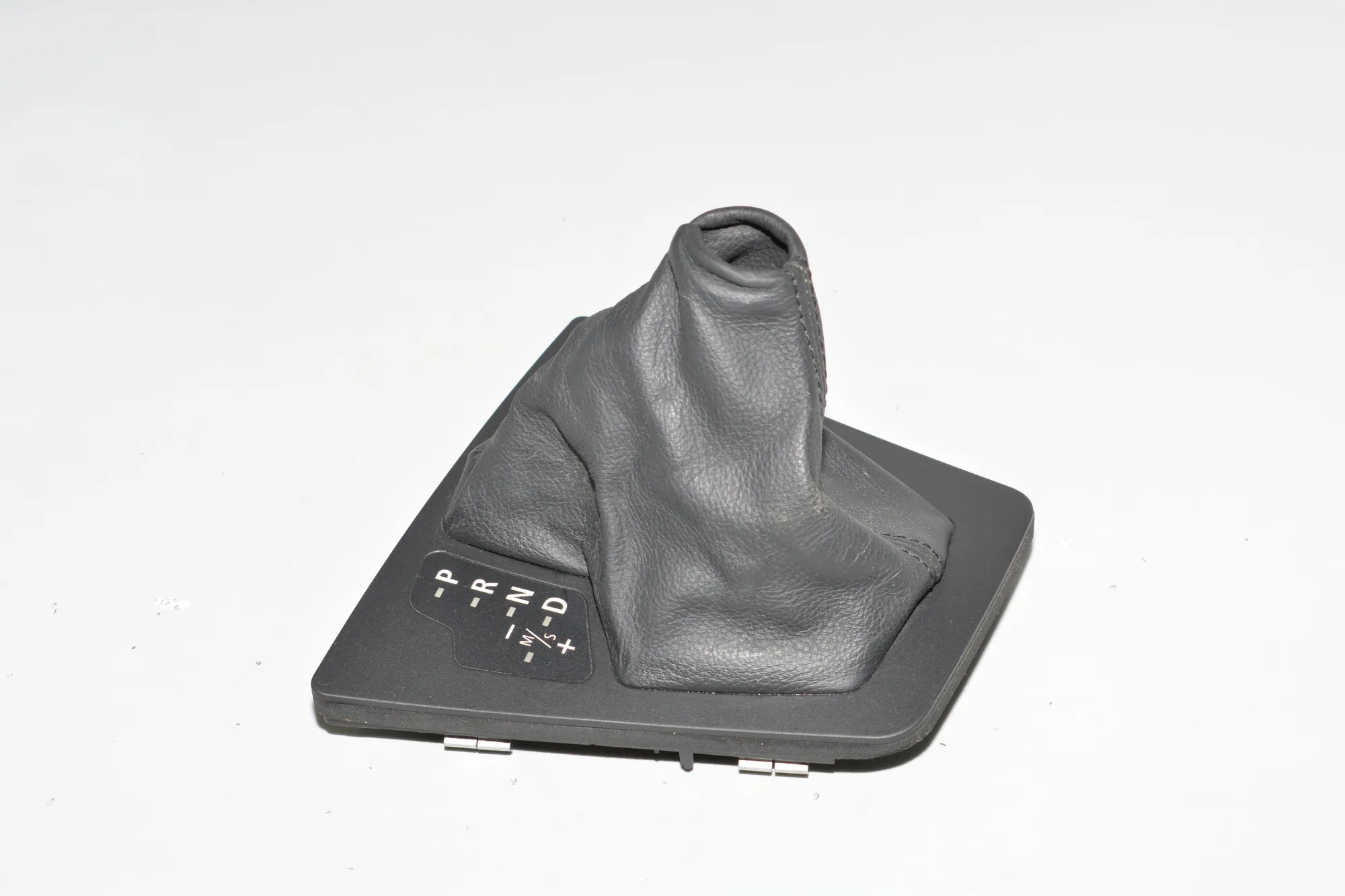 Gear Shifting Level Plastic Trim – OEM 7056025 · BMW X3 (E83) 3.0 d 2004