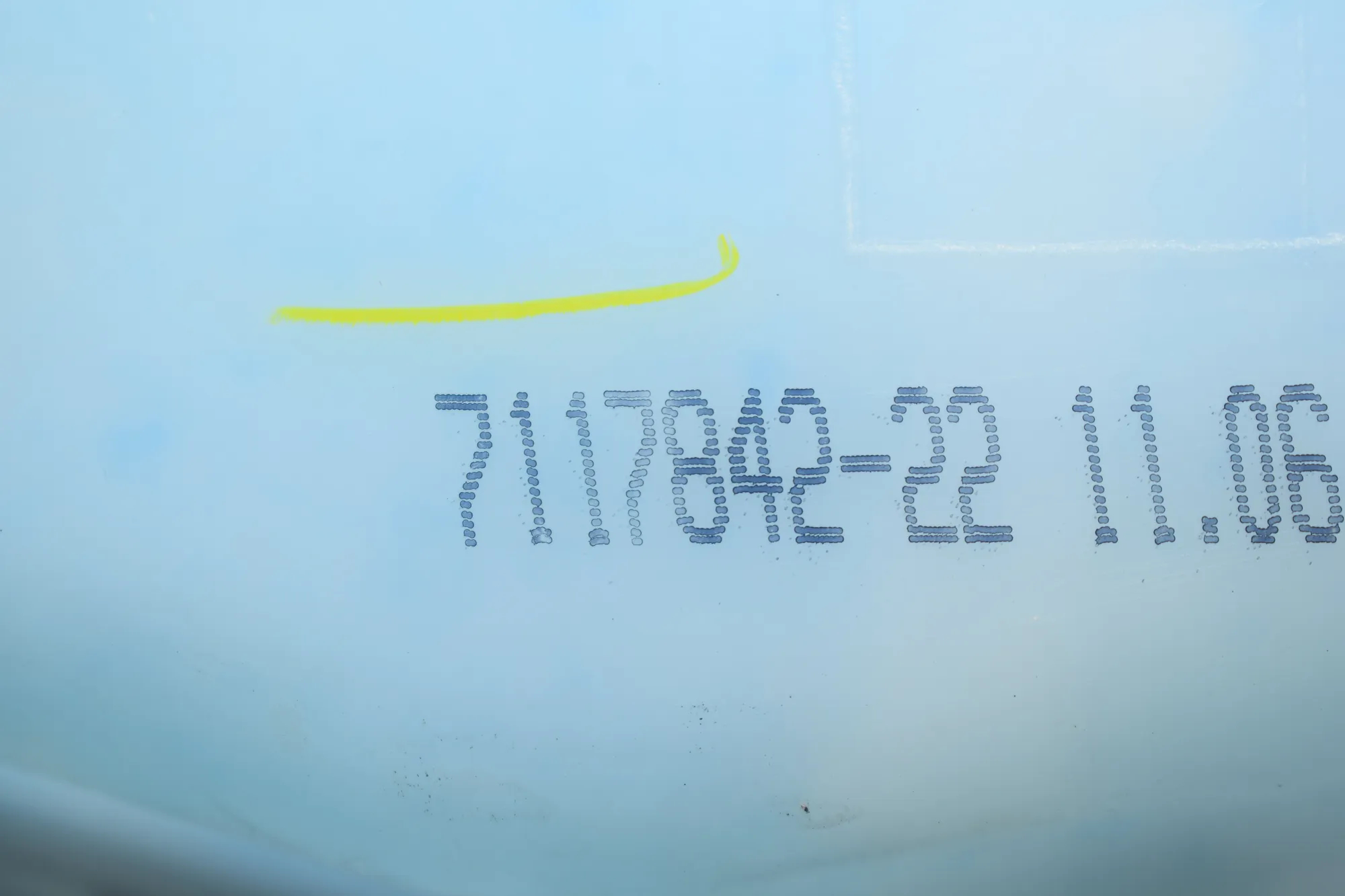 Window Washer Tank – OEM 7117842 · BMW 3 (E90) 330 d 2011 – 4