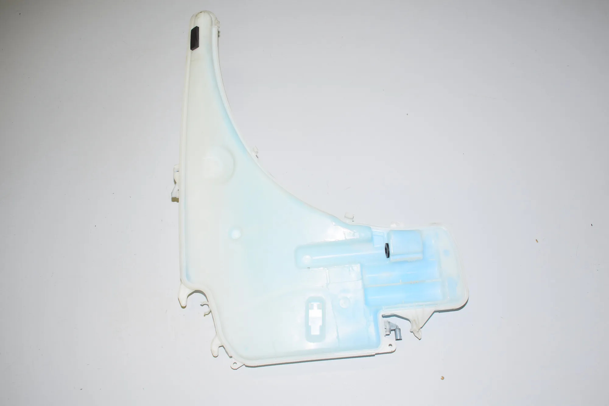 Window Washer Tank – OEM 7117842 · BMW 3 (E90) 330 d 2011 – 2