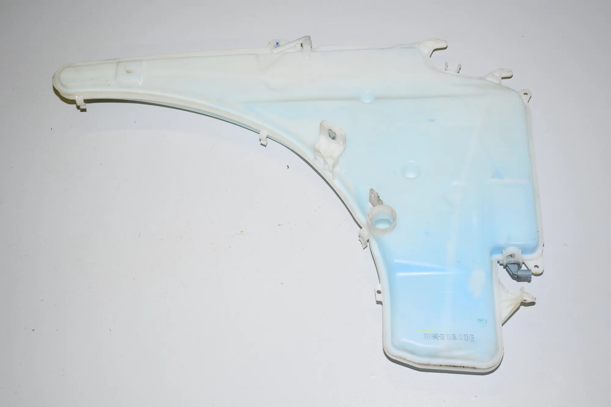 Window Washer Tank – OEM 7117842 · BMW 3 (E90) 330 d 2011 – 3