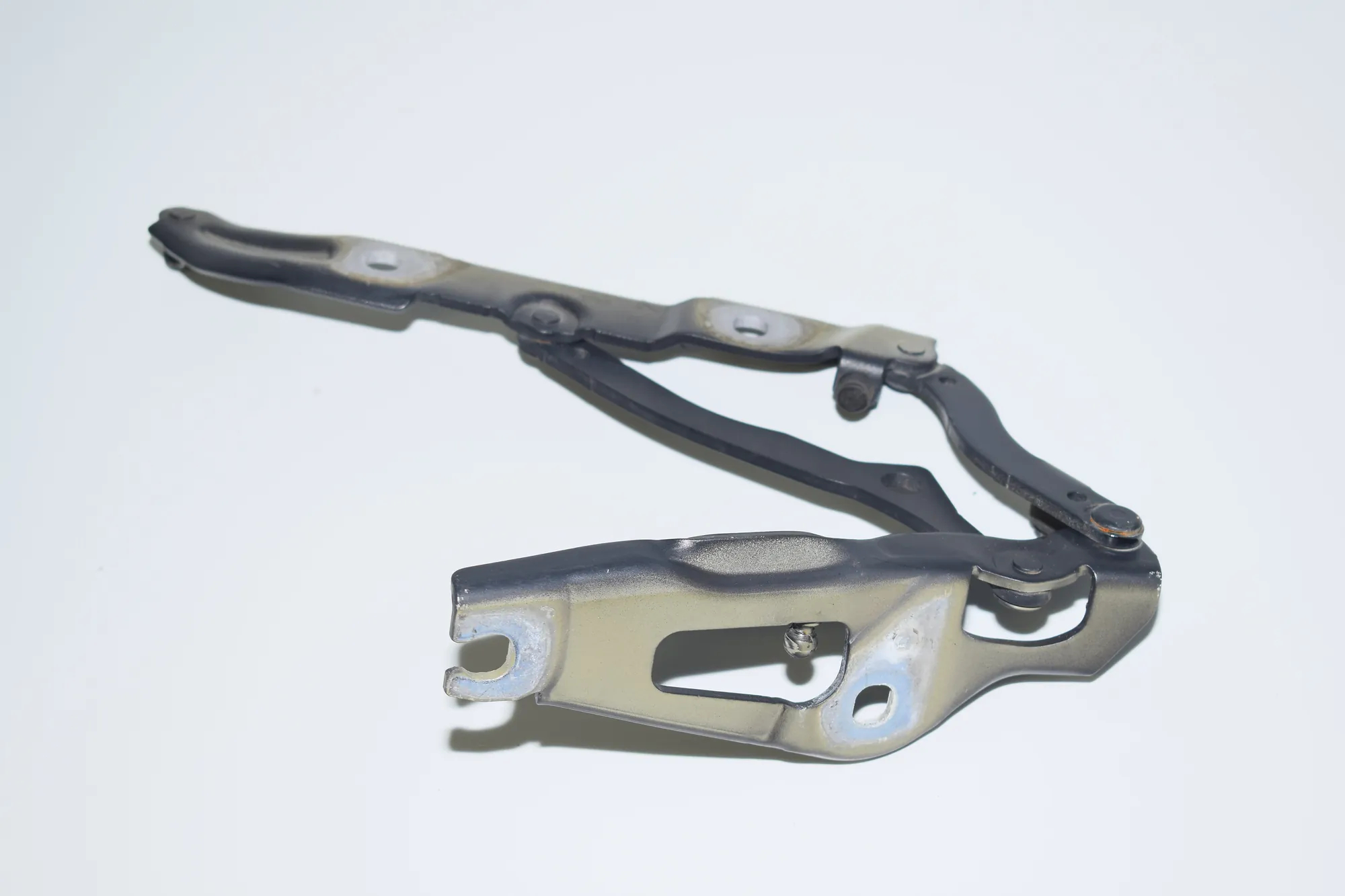 Left Side Bootlid Hinge – OEM 7060627 · BMW 3 (E90) 330 d 2011 – 3