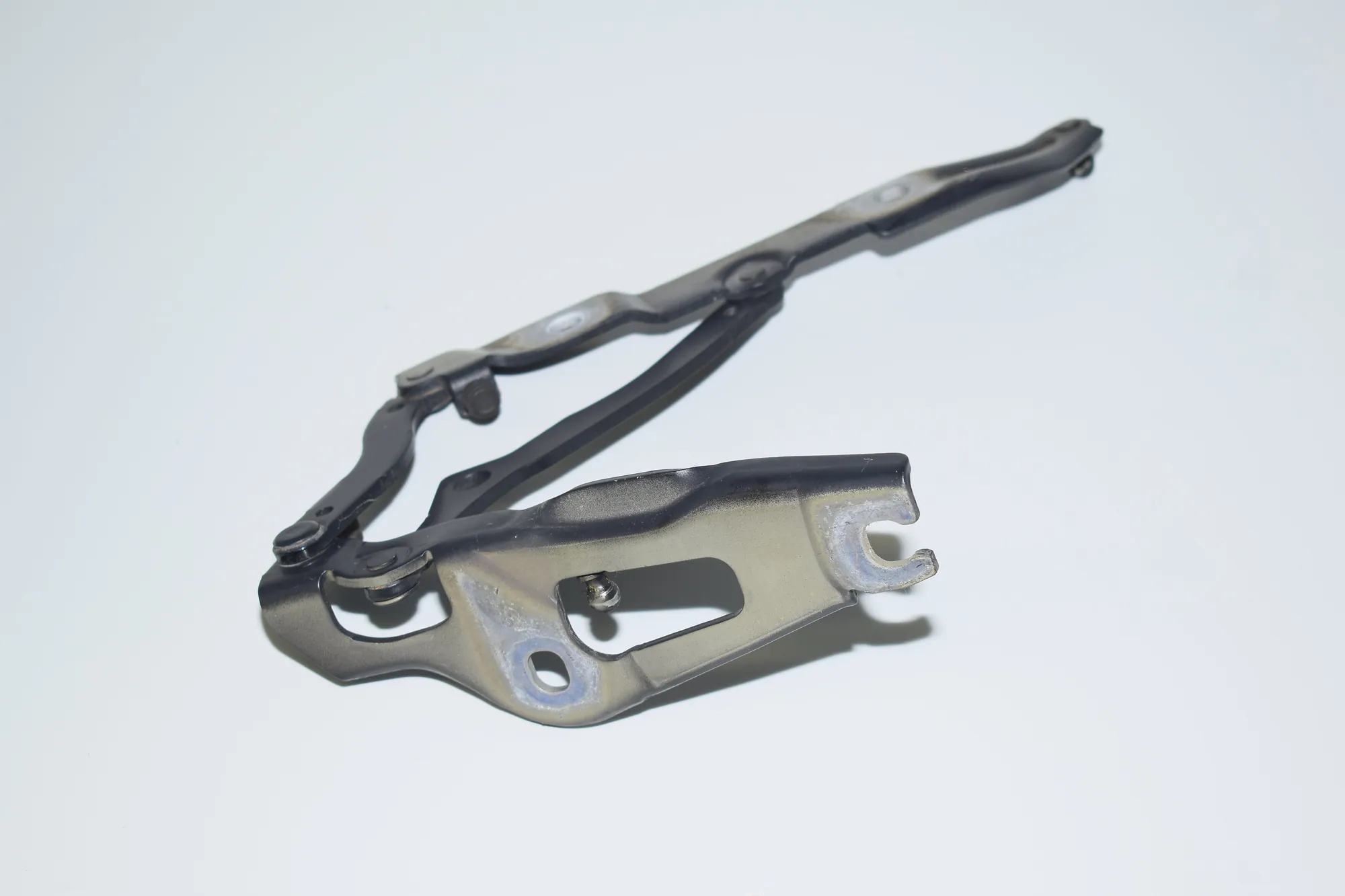 Right Side Bootlid Hinge – OEM 7060628 · BMW 3 (E90) 330 d 2011 – 3
