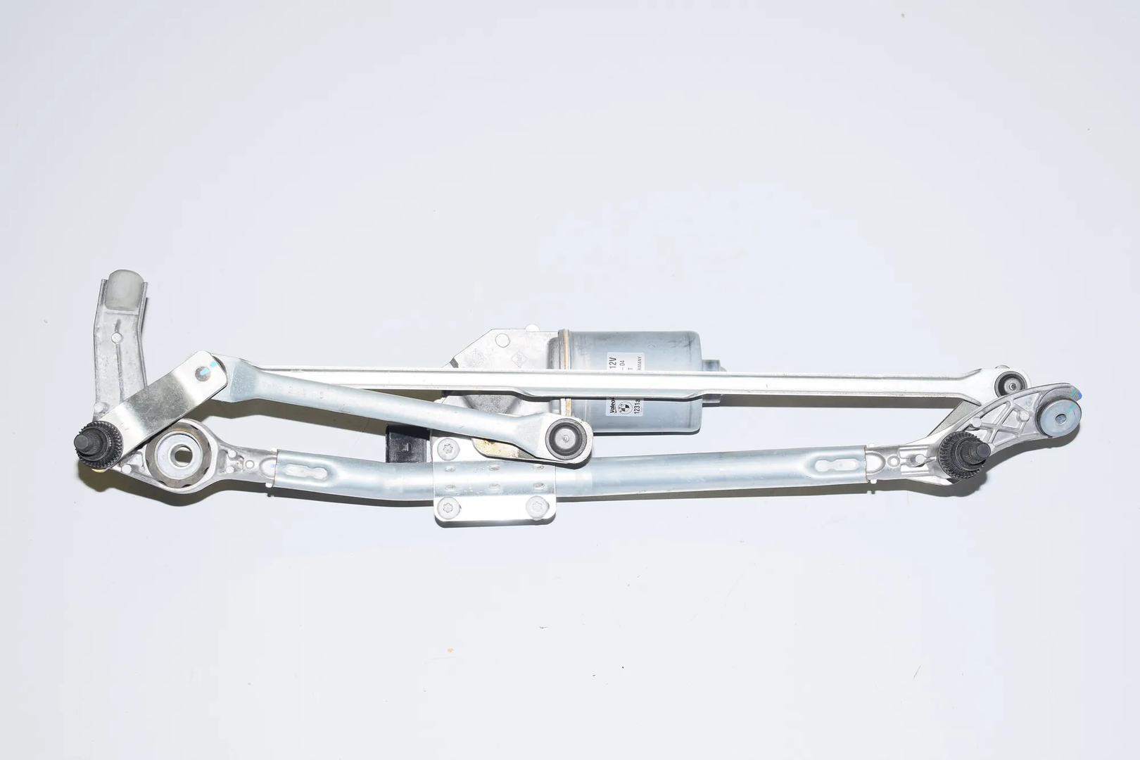 Front Windshield Wiper Mechanism – OEM 6978264 · BMW 3 (E90) 330 d 2011 – 2