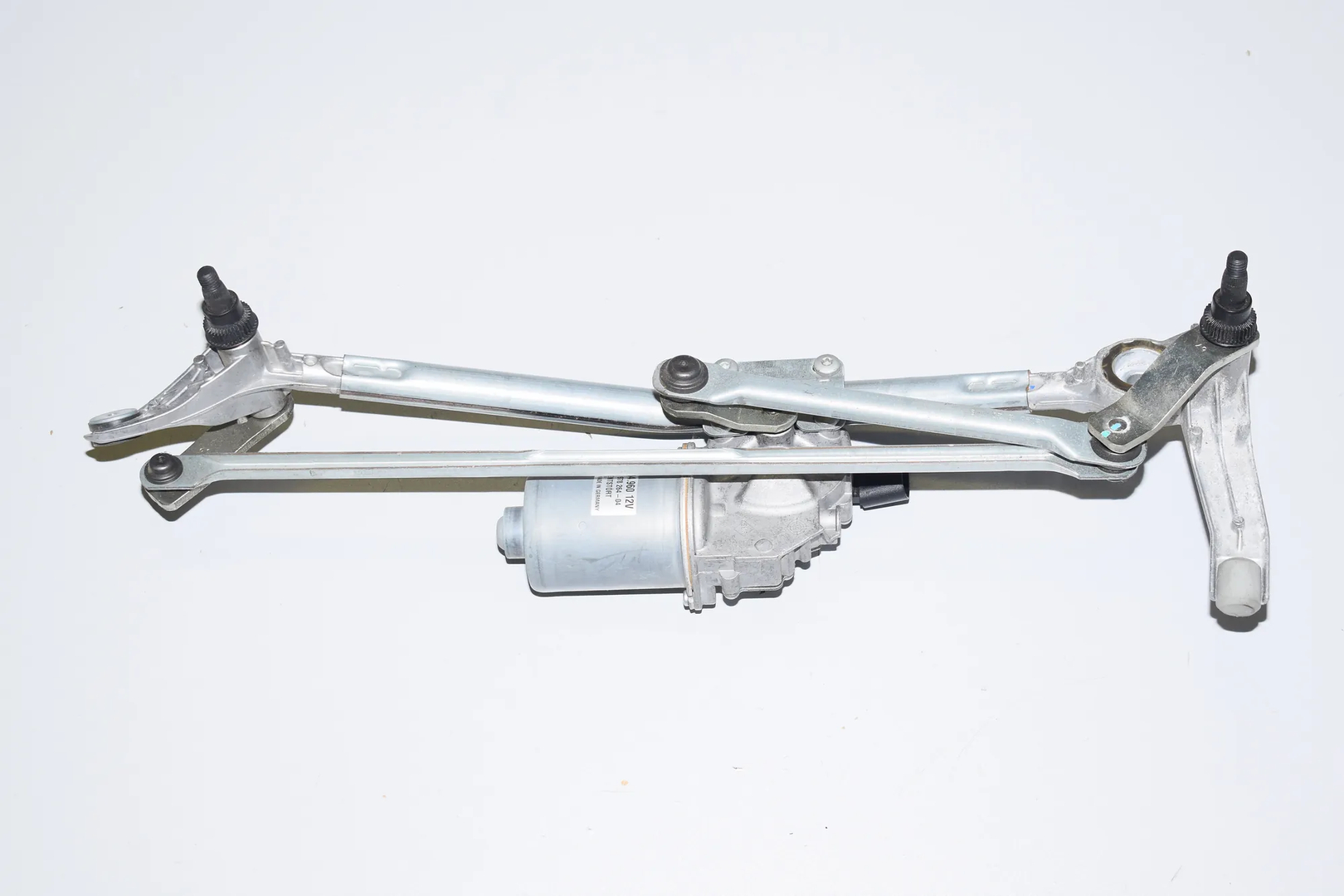 Front Windshield Wiper Mechanism – OEM 6978264 · BMW 3 (E90) 330 d 2011