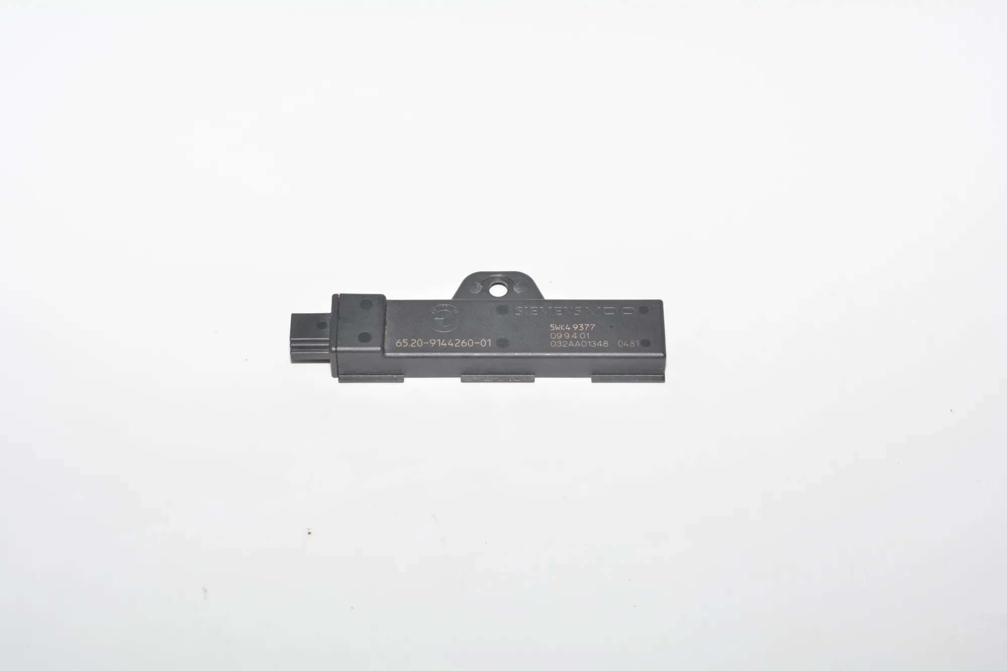 Antenna – OEM 9144260 · BMW 7 (F01, F02) BMW 7 (F01, F02) 730 d 2009