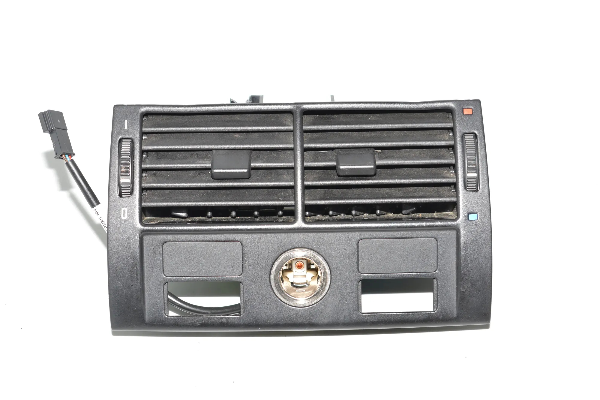 Center Console Air Vent – OEM 8370910 · BMW X5 (E53) 3.0 d 2004