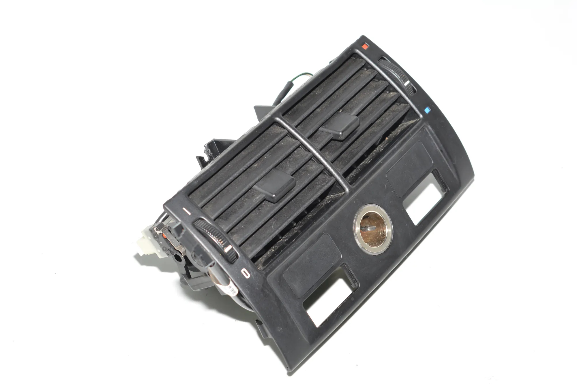 Center Console Air Vent – OEM 8370910 · BMW X5 (E53) 3.0 d 2004 – 2