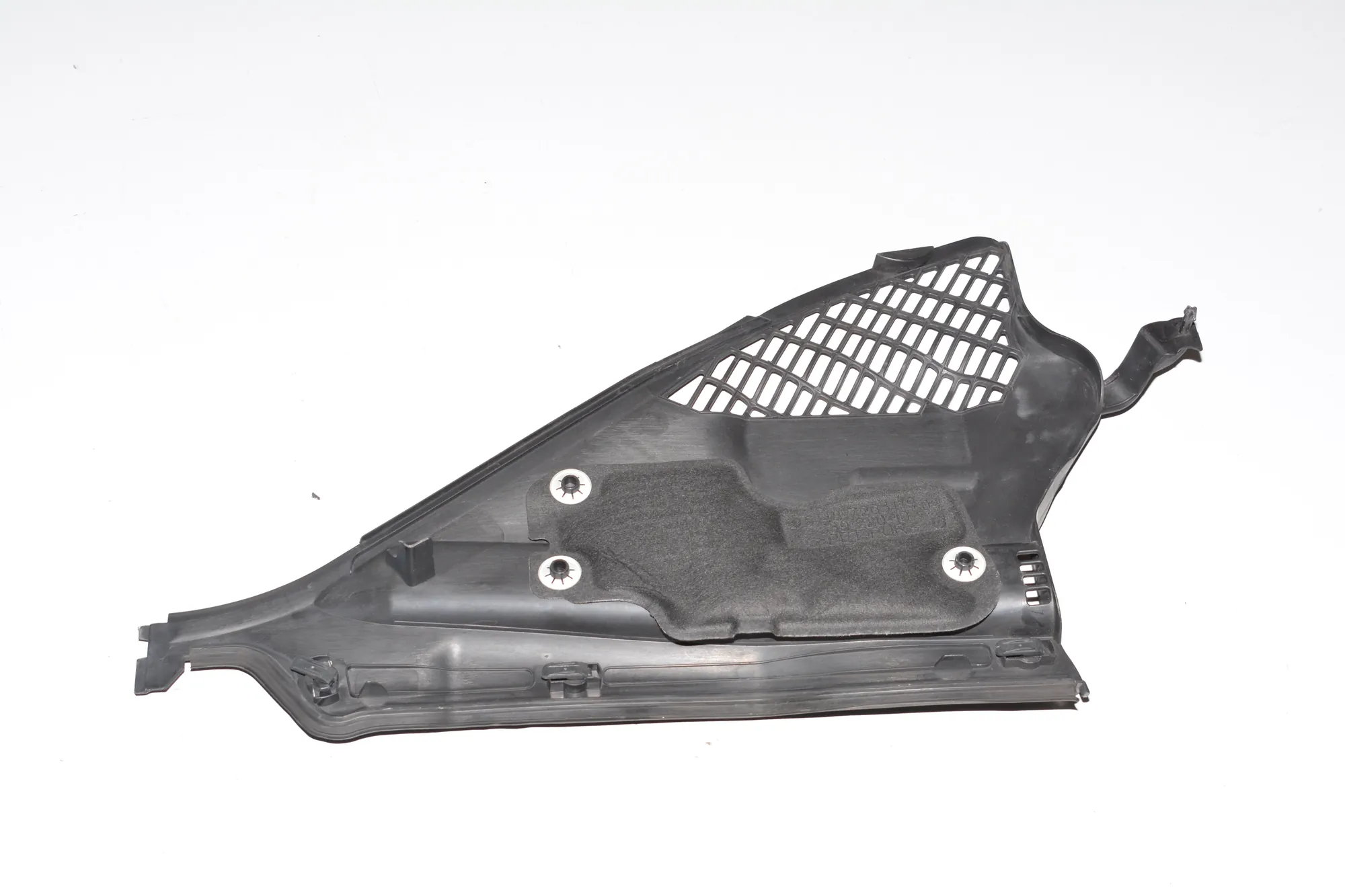 Front Wiper Cowl Trim – OEM 9206486 · BMW 3 (F30, F80) 330 d xDrive 2013 – 3