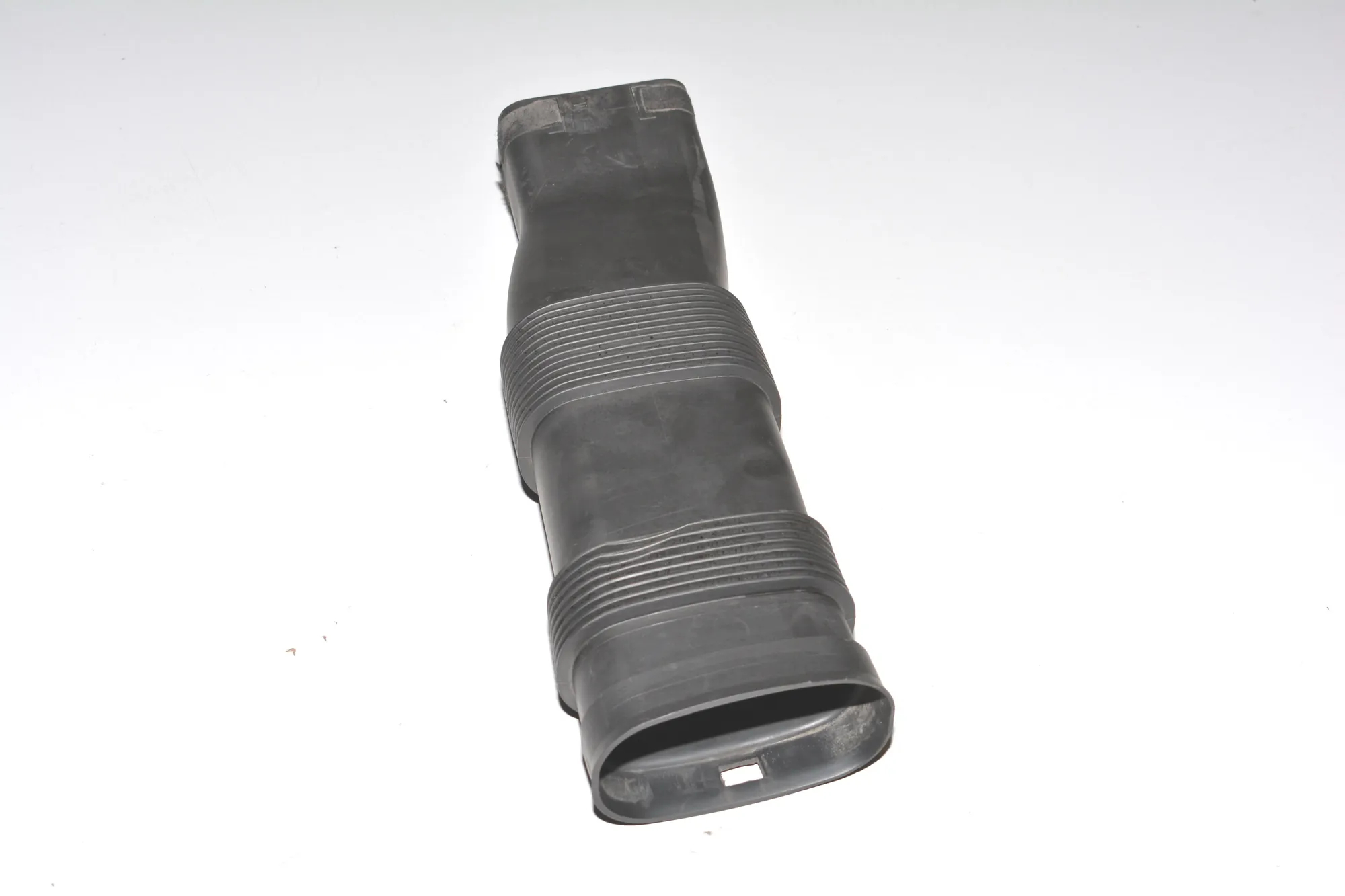 Air Intake Tube – OEM 8507567 · BMW 3 (F30, F80) 330 d xDrive 2013 – 3