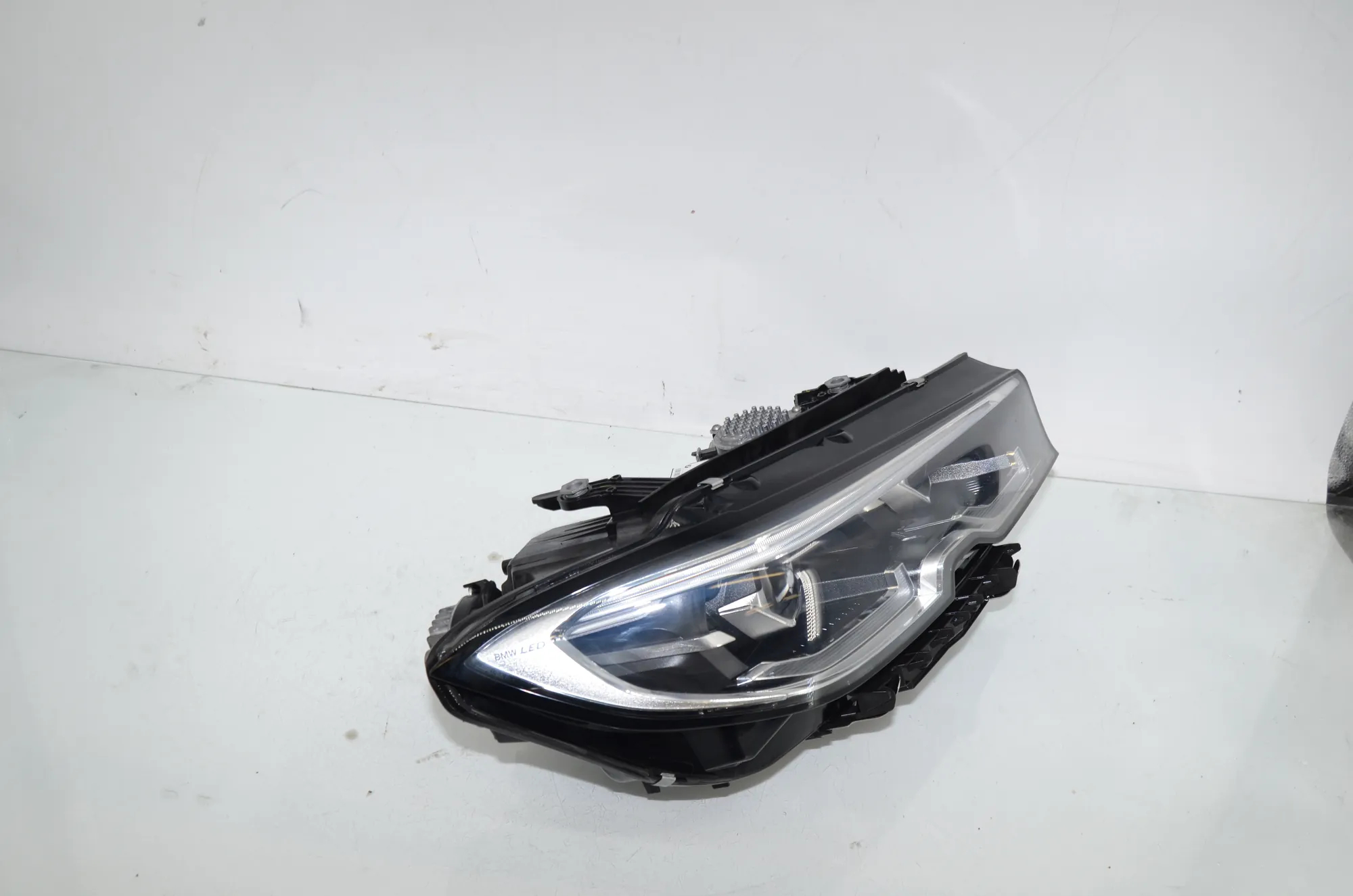 Front Right Headlight – OEM 8496160 · BMW 3 (G20, G28) BMW 3 (G20, G28) 3 (G20) 330 i 2021 – 6