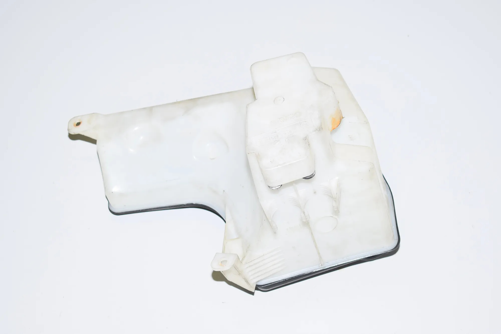 Window Washer Tank – OEM 8252738 · BMW X5 (E53) 4.6 is 2002 – 3