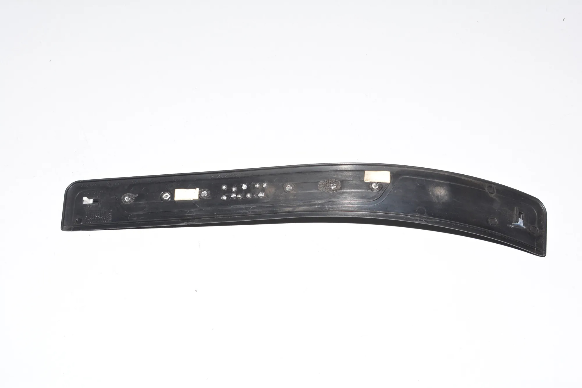 Rear Left Sill Trim – OEM 8220231 · BMW 7 (E38) BMW 7 (E38) 750 i, iL 1999 – 4