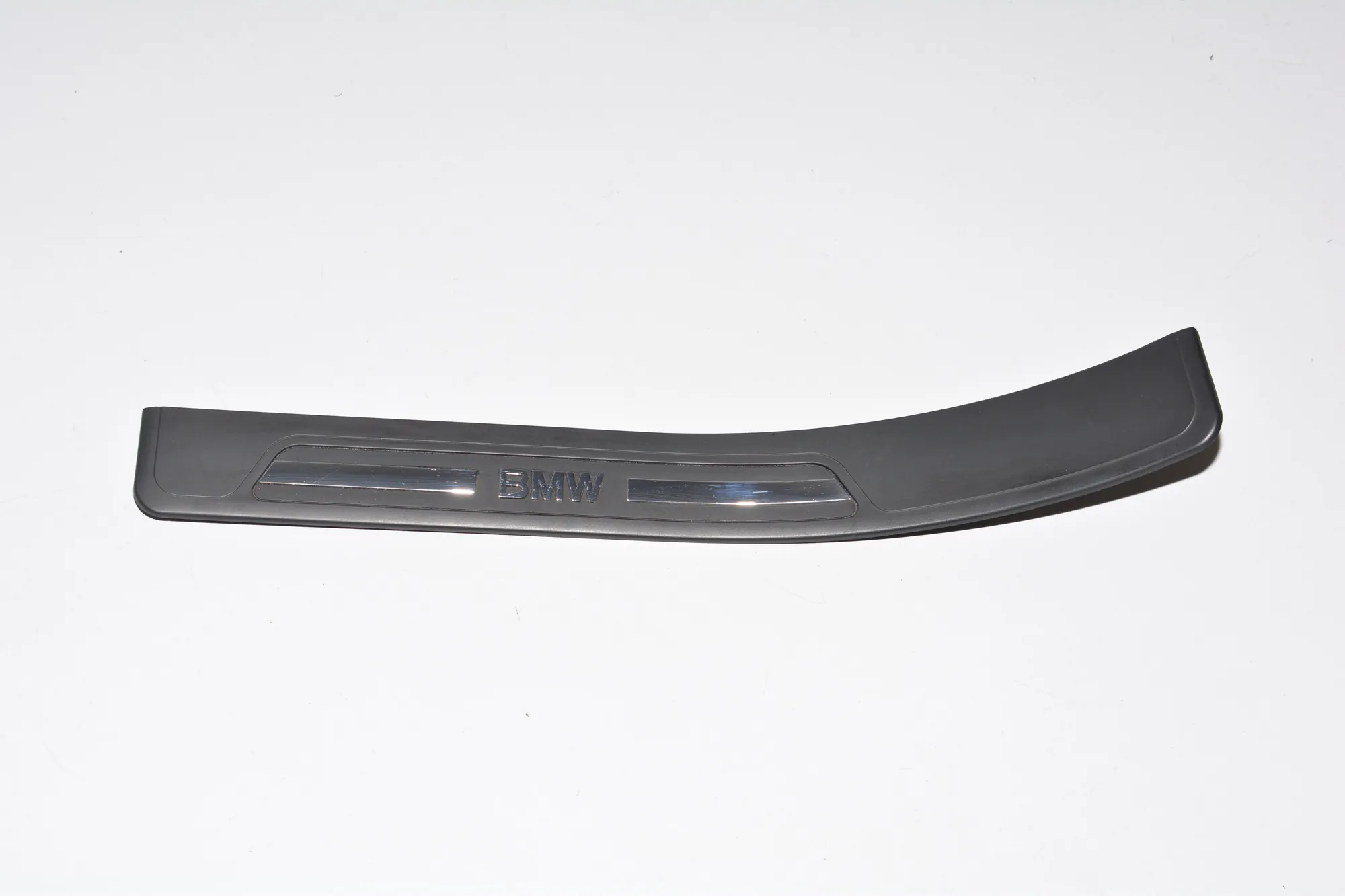 Rear Left Sill Trim – OEM 8220231 · BMW 7 (E38) BMW 7 (E38) 750 i, iL 1999
