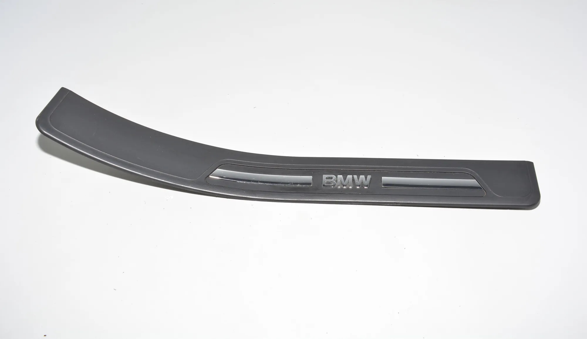Rear Right Sill Trim – OEM 8220232 · BMW 7 (E38) BMW 7 (E38) 750 i, iL 1999