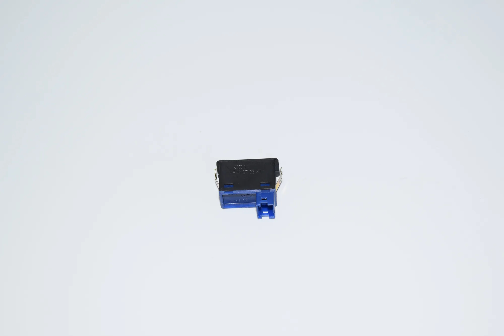 Switches – OEM 8368345 · BMW X5 (E53) 4.6 is 2002 – 3
