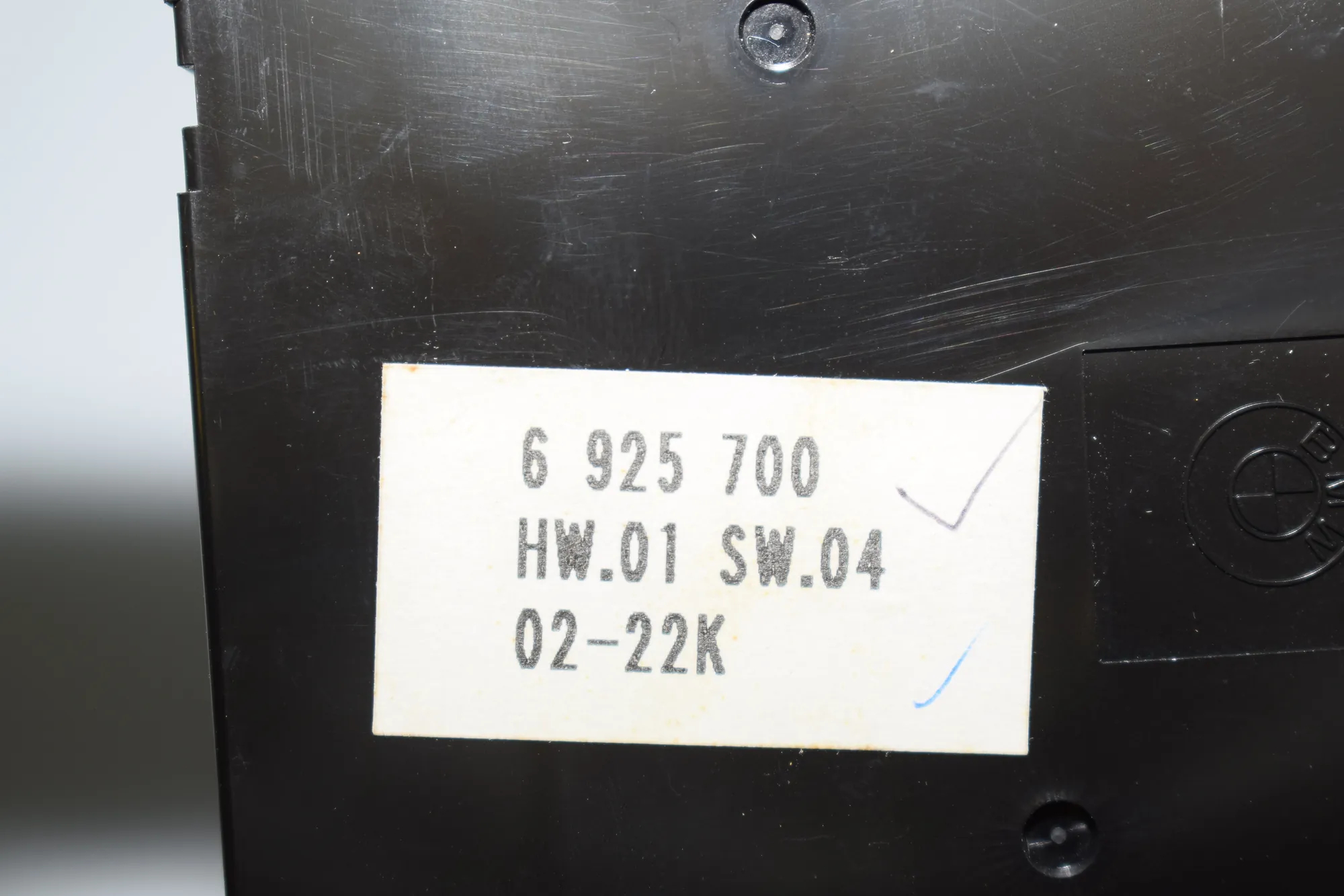 Front Left Door Window Switch – OEM 6925700 · BMW X5 (E53) 4.6 is 2002 – 4