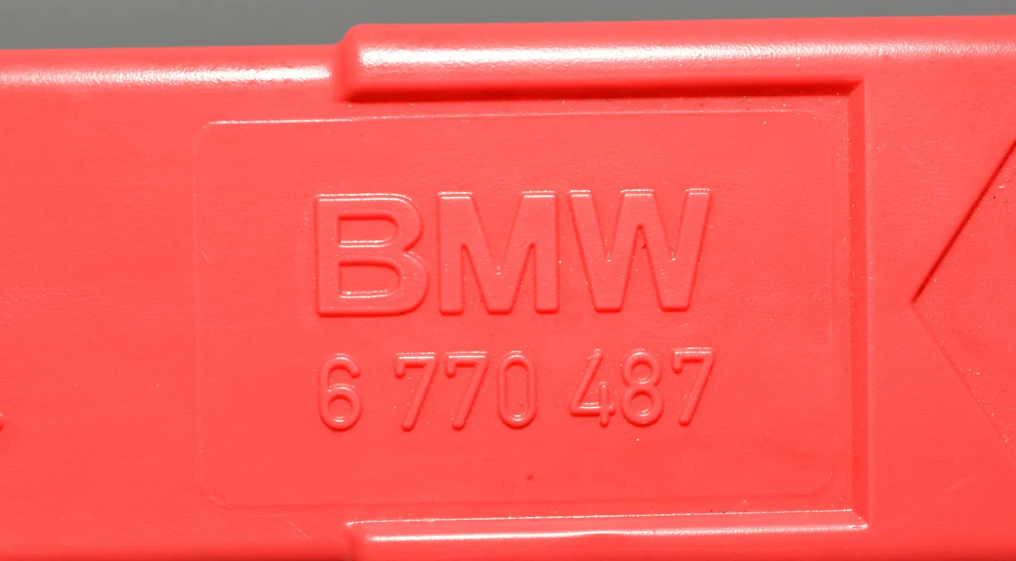 Warning Triangle – OEM 6770487 · BMW 5 Touring (F11) 520 d 2011 – 5