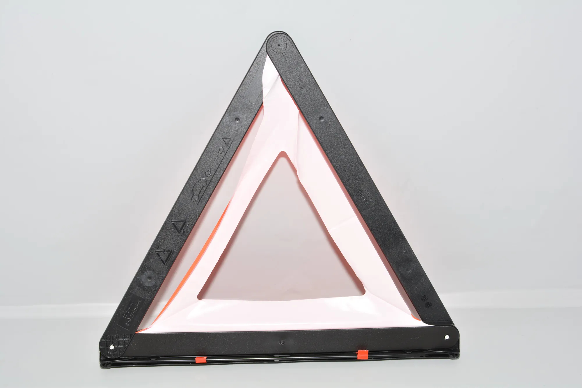 Warning Triangle – OEM 6770487 · BMW 5 Touring (F11) 520 d 2011 – 2