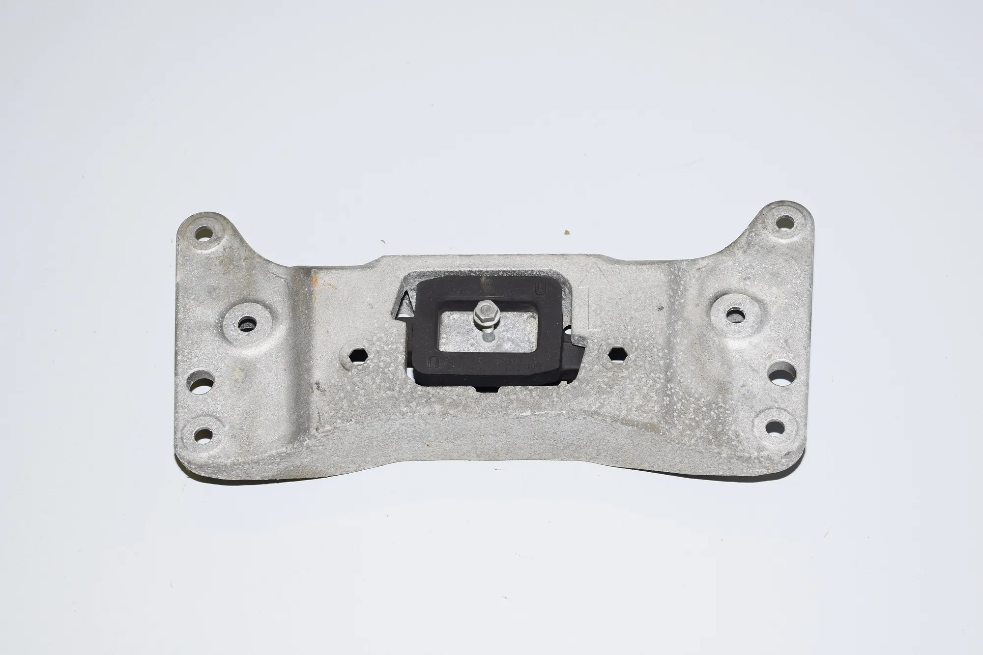 Gearbox Mount – OEM 6781222 · BMW 5 Touring (F11) 520 d 2011 – 2
