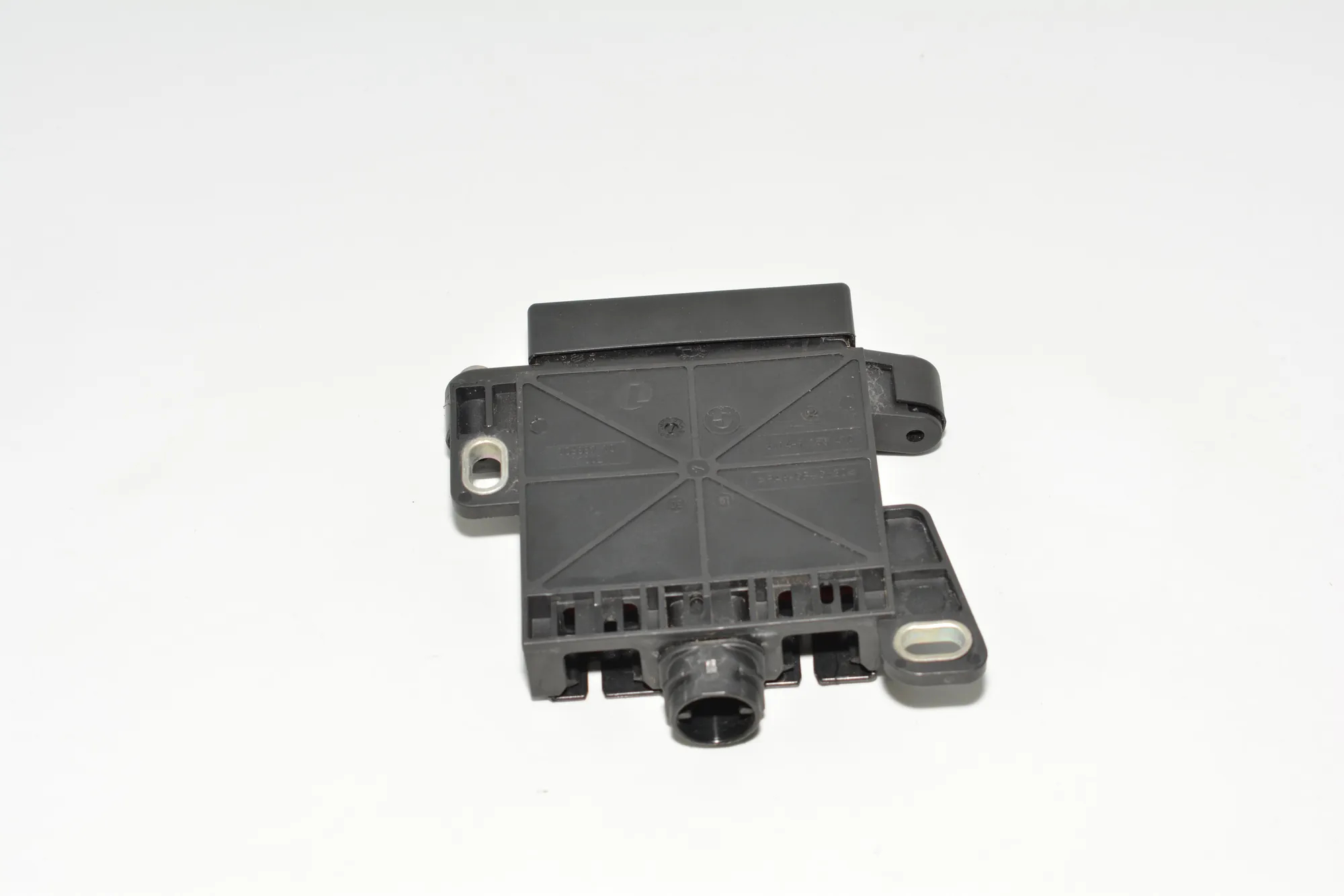 Power Distribution Unit – OEM 9153418 · BMW 5 Touring (F11) 520 d 2011 – 4
