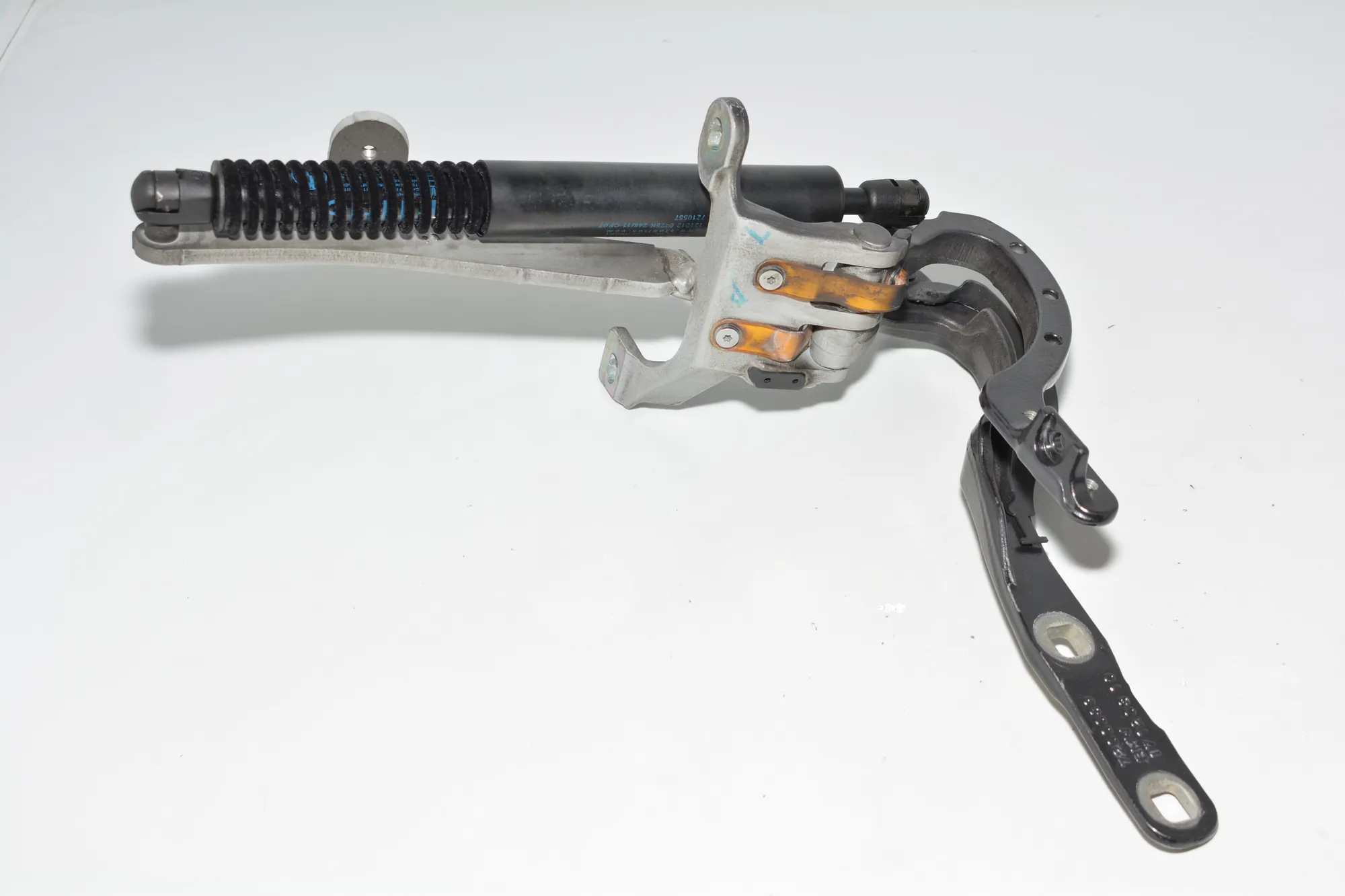 Left Side Bootlid Hinge – OEM 7206639 · BMW 5 Touring (F11) 520 d 2011 – 6