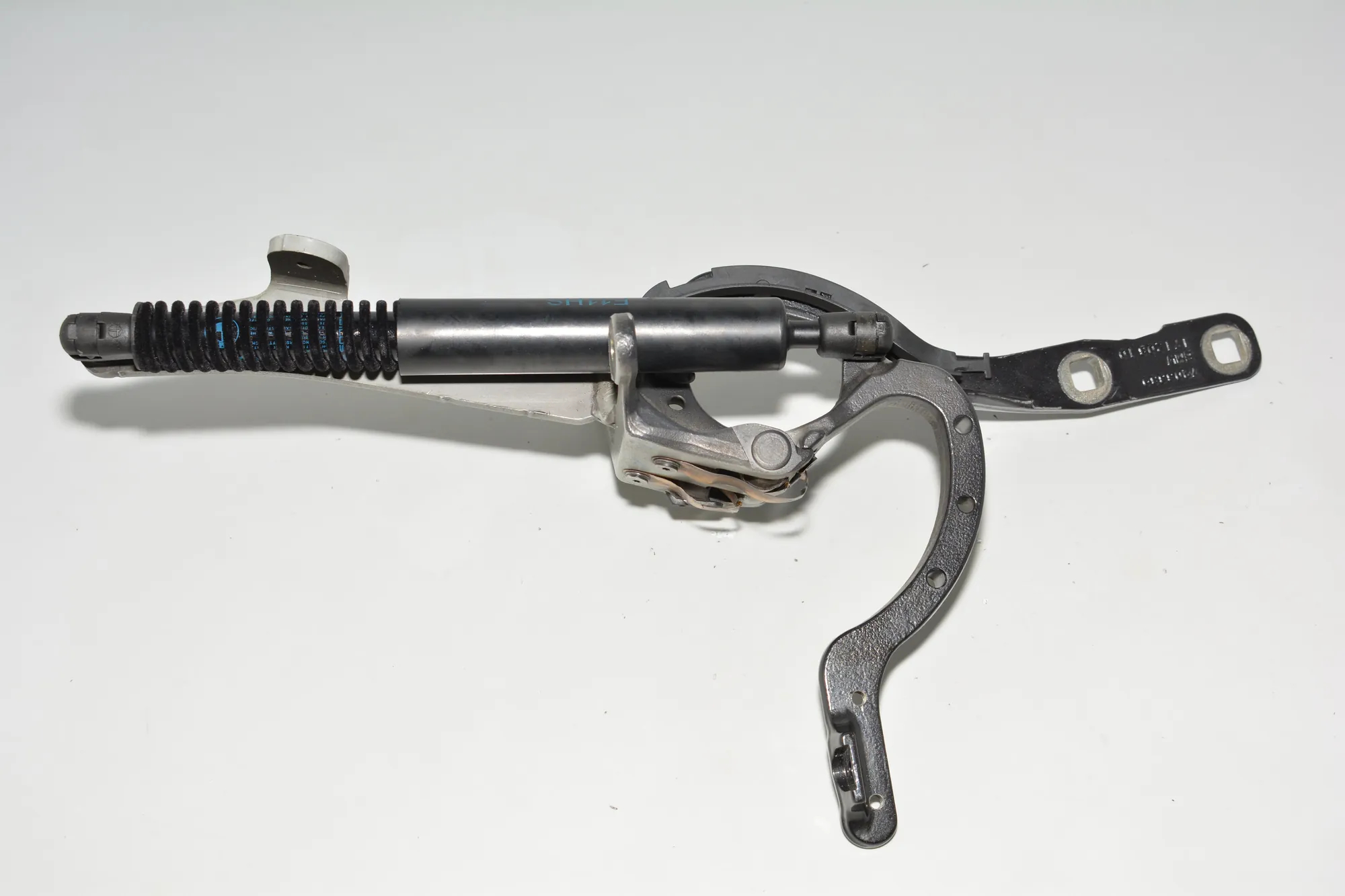 Left Side Bootlid Hinge – OEM 7206639 · BMW 5 Touring (F11) 520 d 2011
