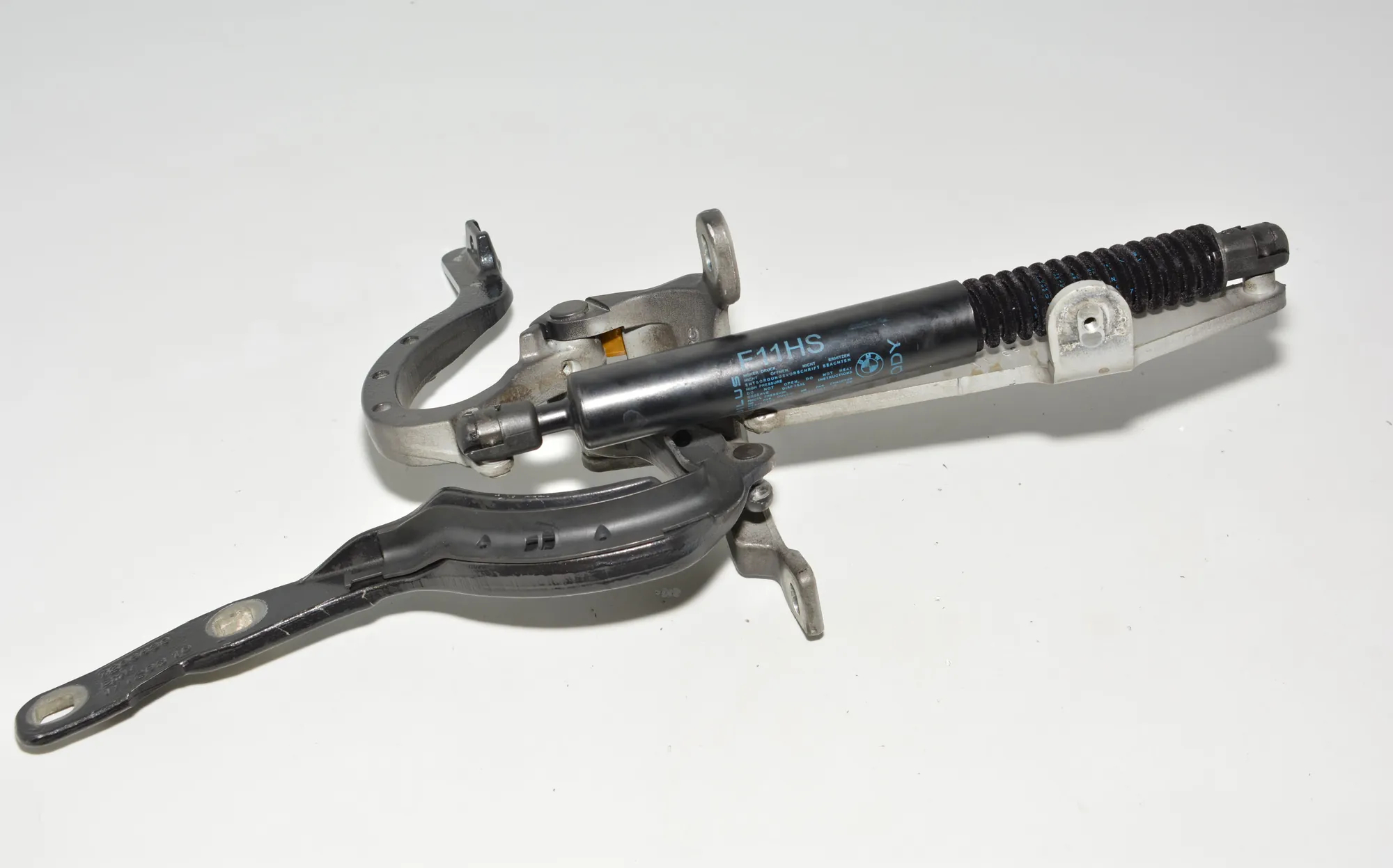 Left Side Bootlid Hinge – OEM 7206639 · BMW 5 Touring (F11) 520 d 2011 – 3