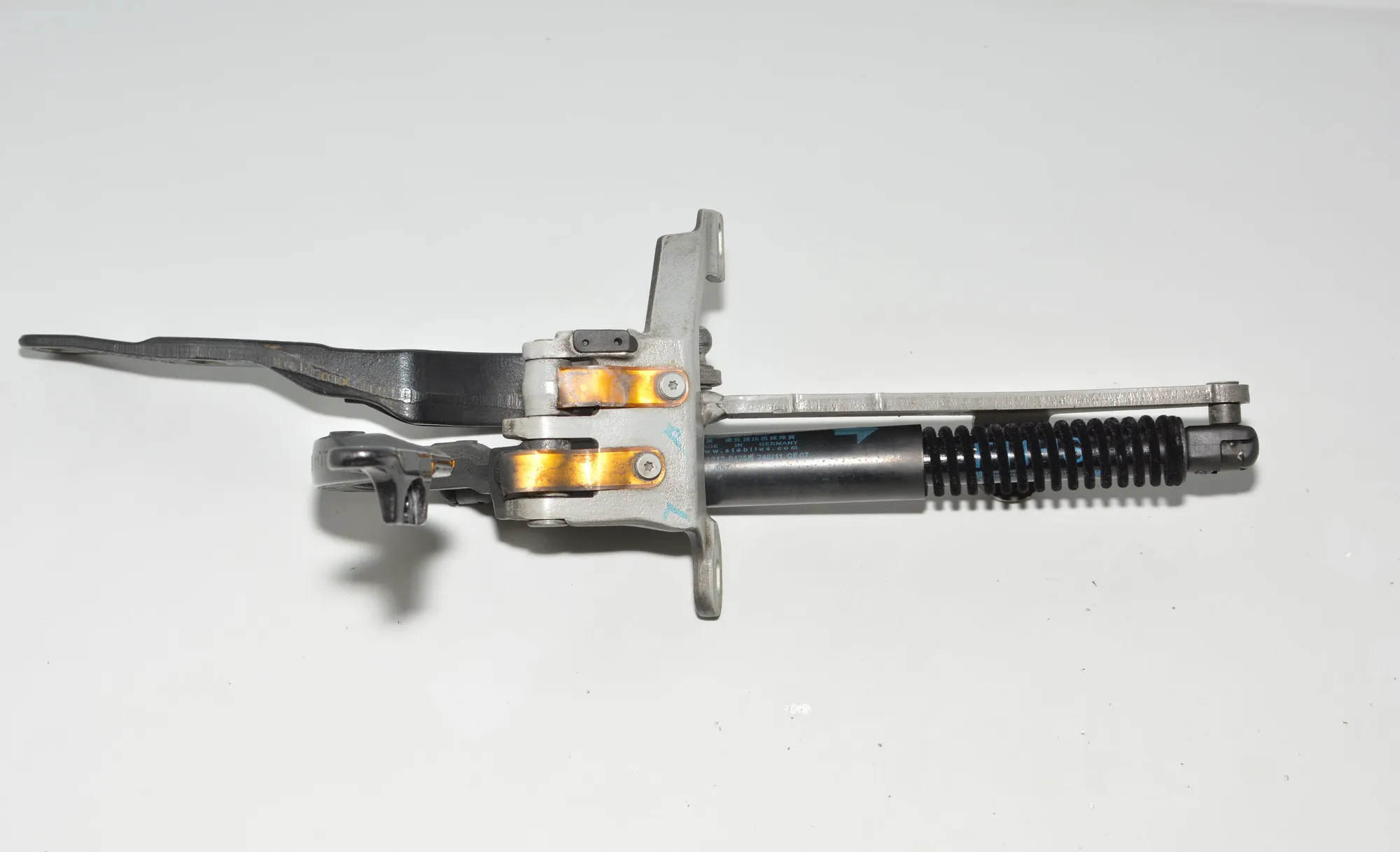 Left Side Bootlid Hinge – OEM 7206639 · BMW 5 Touring (F11) 520 d 2011 – 5